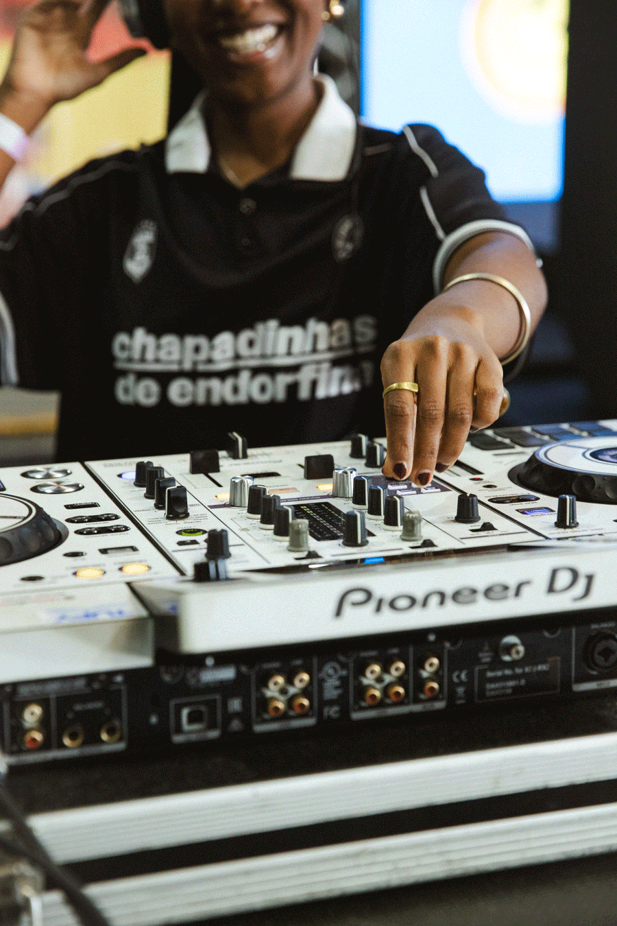 gif-dj.gif