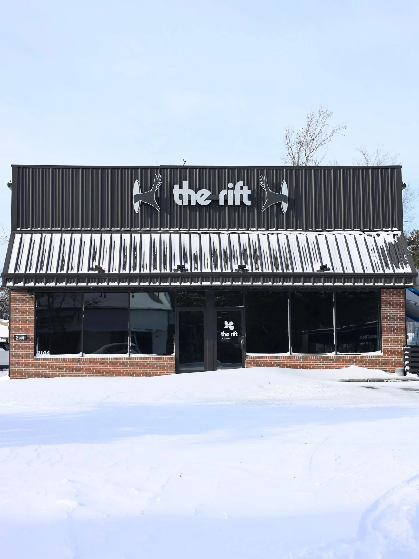 Bar &amp; Pizzeria OPEN TODAY 2-8pm