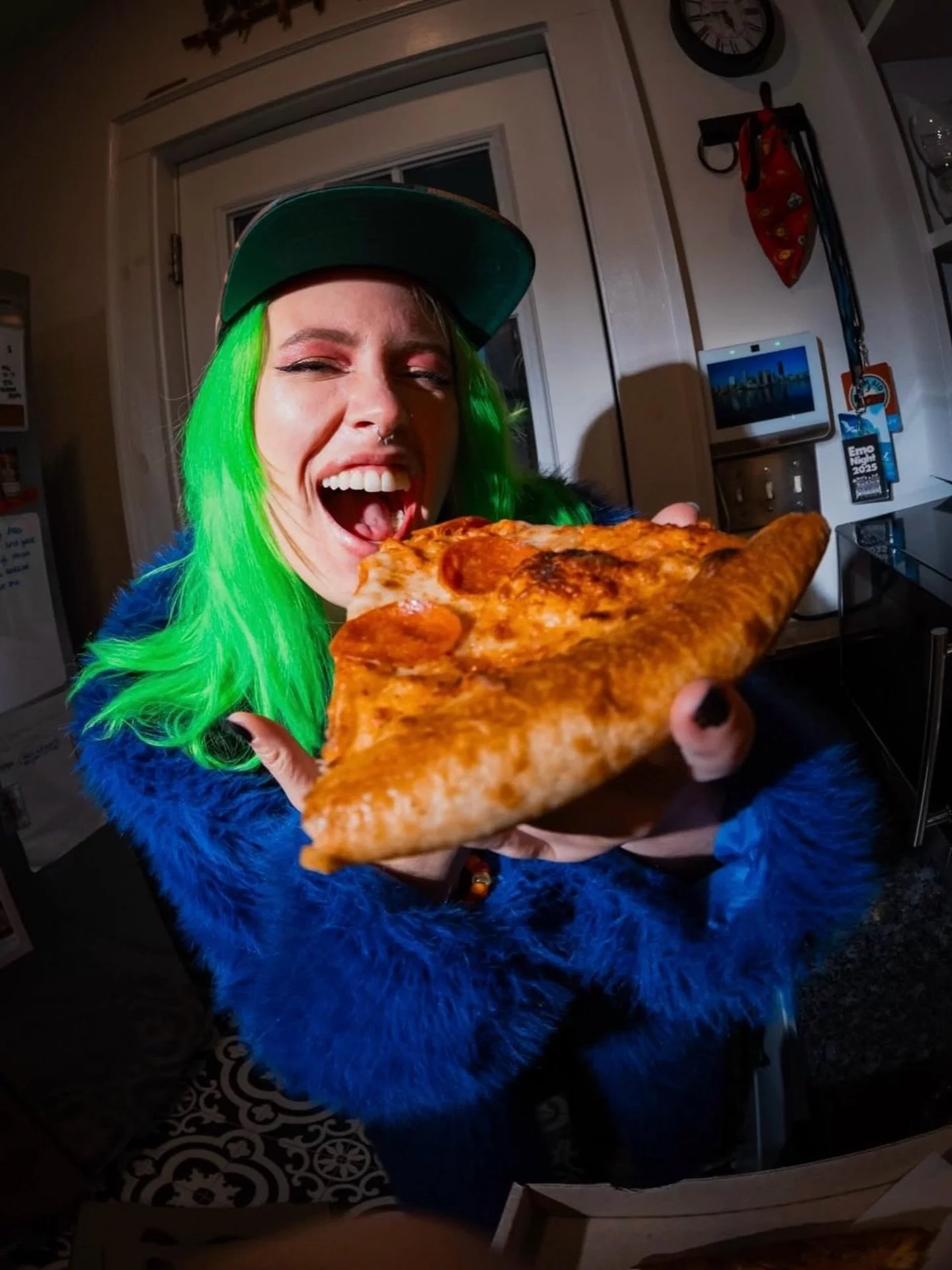 Ready for the weekend 🍕🍻☀️ If you haven&rsquo;t seen @billylogancreative &lsquo;s epic 90s shoot, slide on over to @modernlegendnc insta for a taste of nostalgia &amp; peep their spring line 🛍️ Then slide on over to our place for drinks &amp; pizz