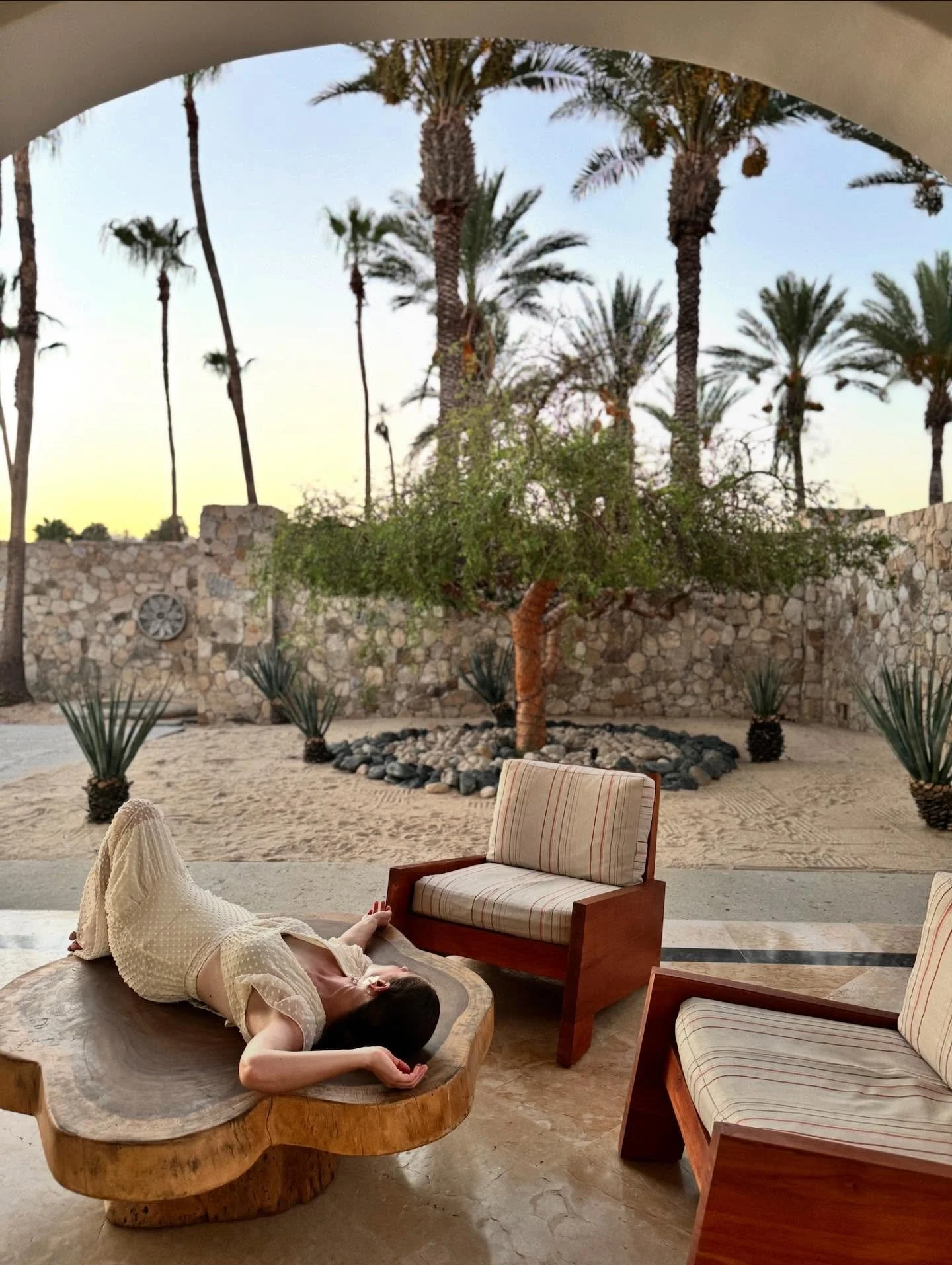 The weekend energy is here, and I&rsquo;m all in.
Photo by LOML @nostalgia_memoir 

#almostfree #tgif #weekendgetaway #love #designinspo #organiccolors #beachvibes🌊🌴☀️