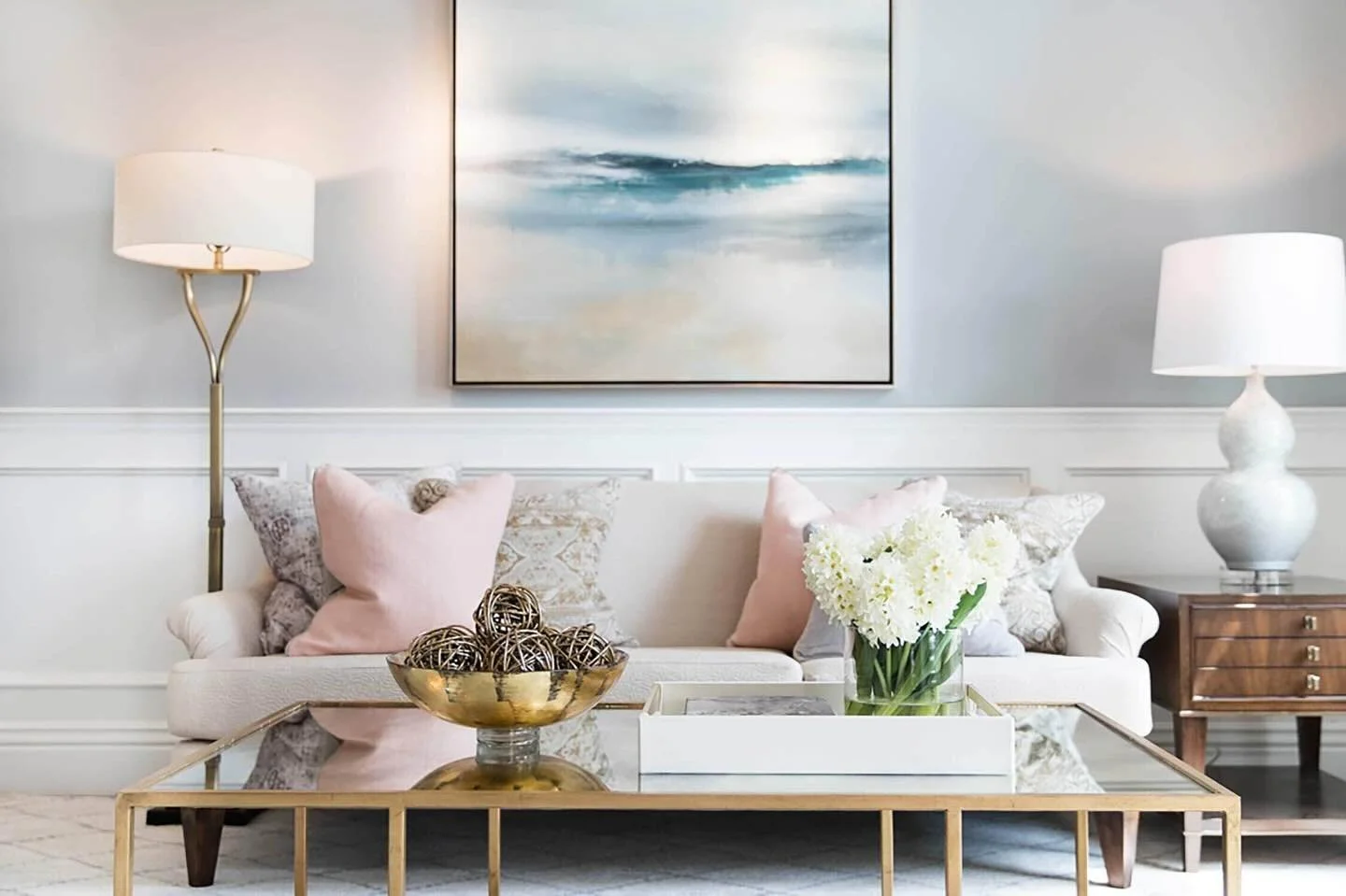 Life feels better when we choose serenity over chaos. Don&rsquo;t you agree?

#calmspaces #serenity #utahinteriordesign #slcdesigner #transitionaldesign