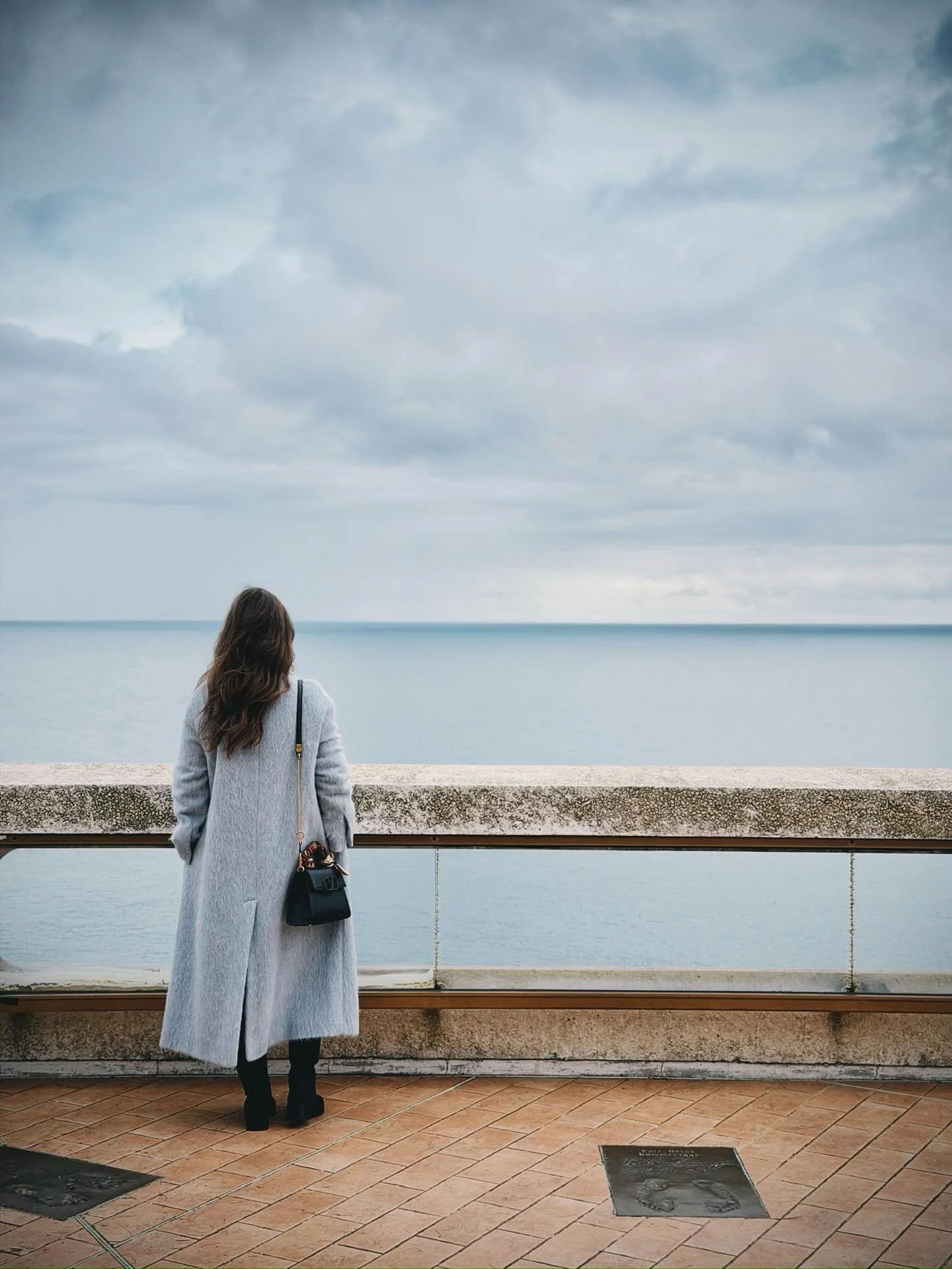 In the calm of the ocean, everything feels beautiful, open, and endlessly possible.

#deepblue #calmandpeace #myhappyplace #monaco #treasure
