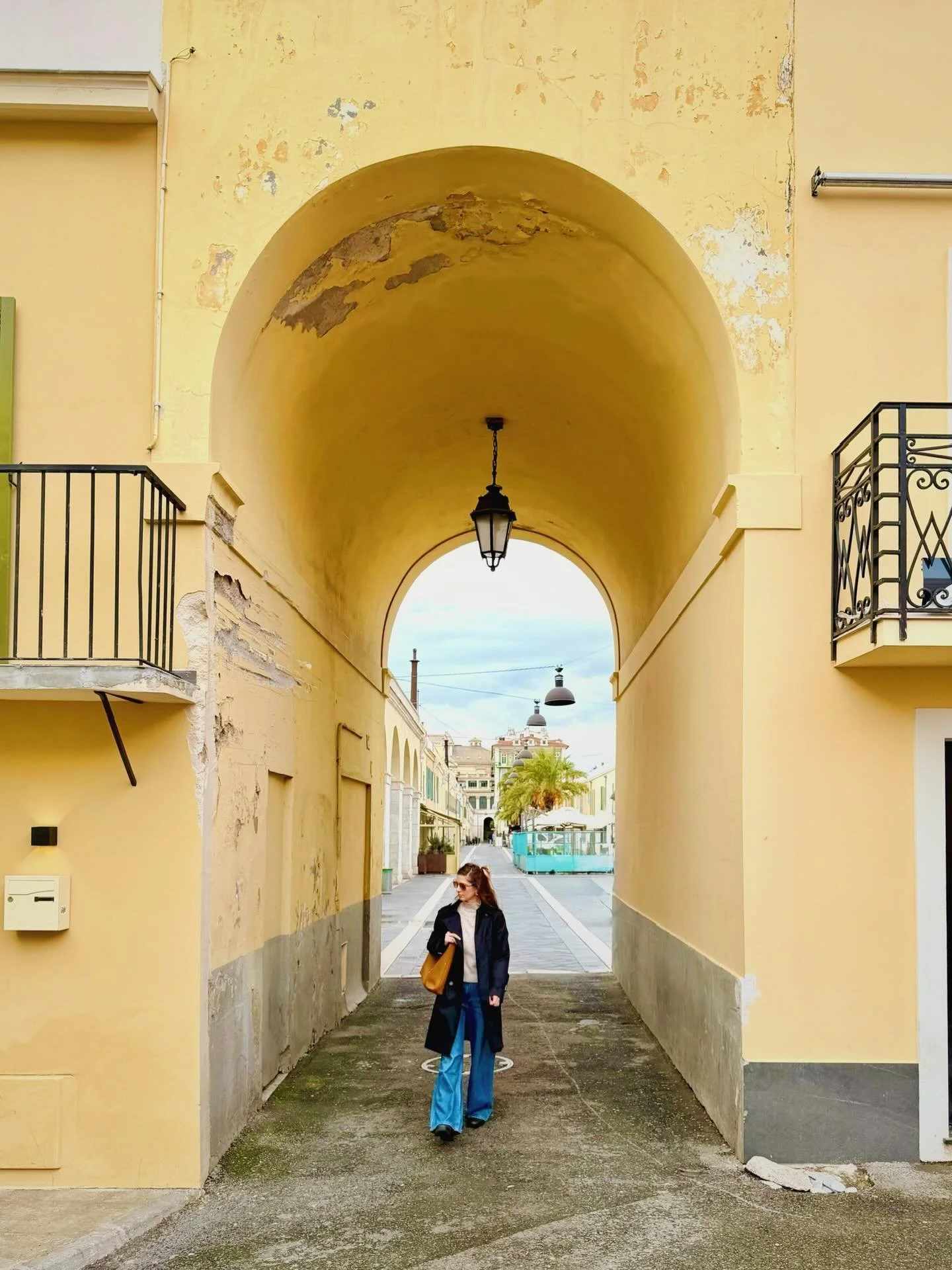 Walking through history in the prettiest shades.

Photo: @nostalgia_memoir 

#history #nice #frenchriviera🇫🇷🌴☀️ #birthdaytrip