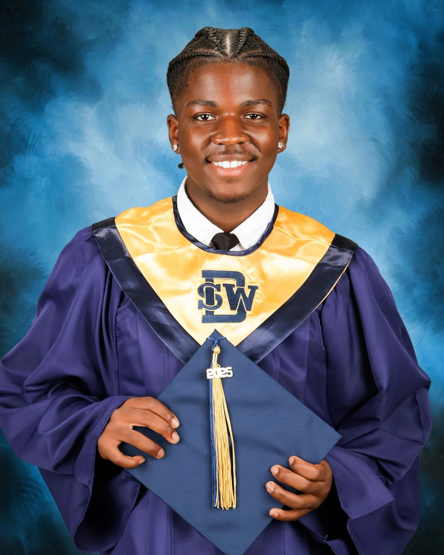 I present to you, NexClass of '25!
•
Reginald Williams | Snare
Southwest DeKalb High School
NeXuS Drumline 2021 - 2025
•
Reginald will be continuing his education at the illustrious Clark Atlanta University in the fall majoring in biology.
