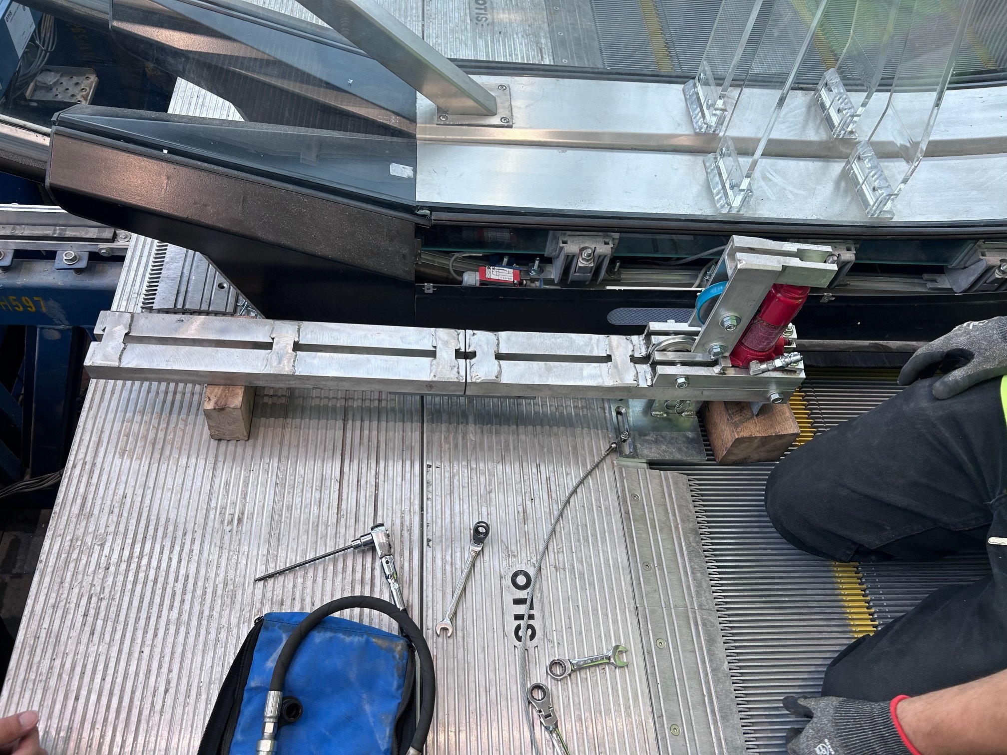 Upthrust Test