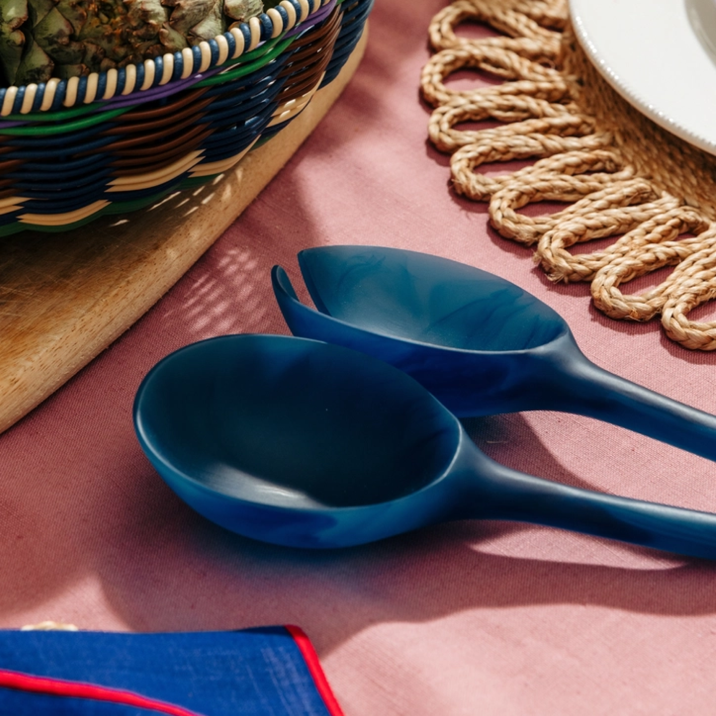 Salad Servers - Blue.png