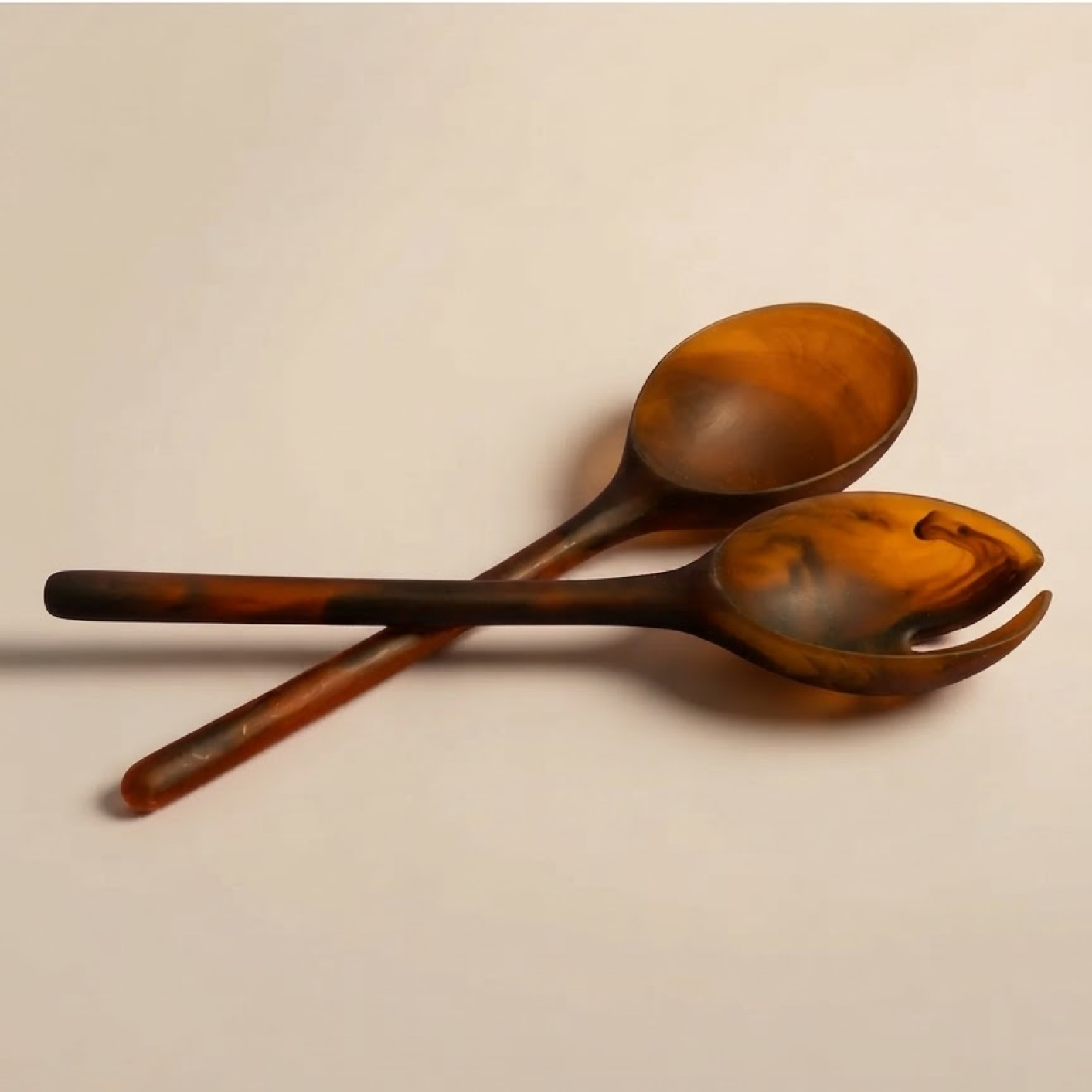 Salad Servers - Amber.png