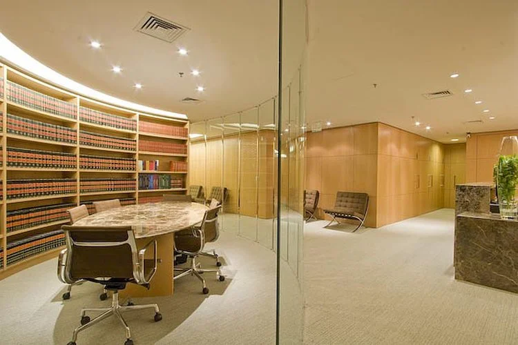 biblioteca / espera