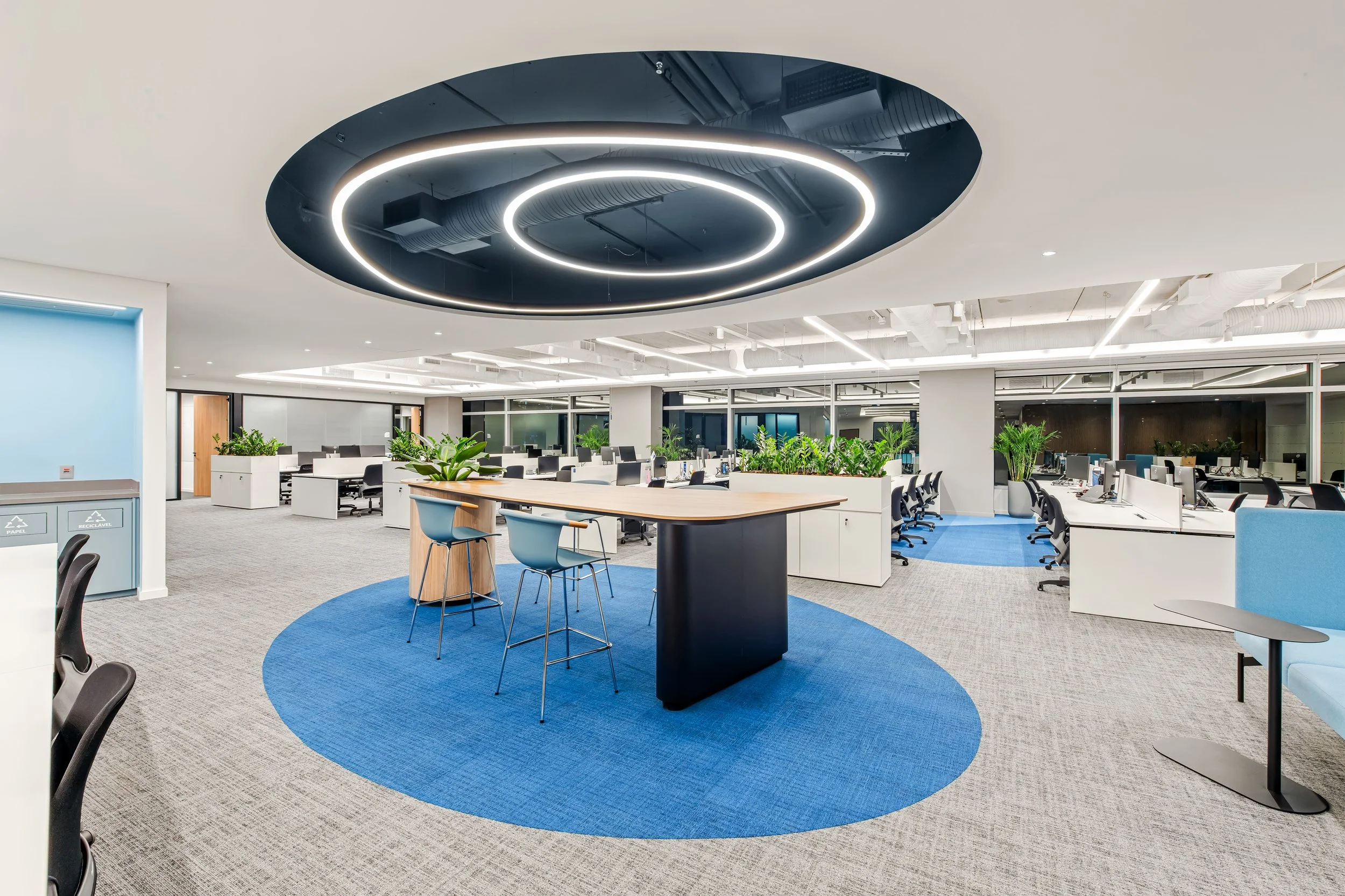 Axia Energia - São Paulo, SP
Lighting Design @francoberriel_ld
Arquitetura @athiewohnrath

Fotos @andrestefano