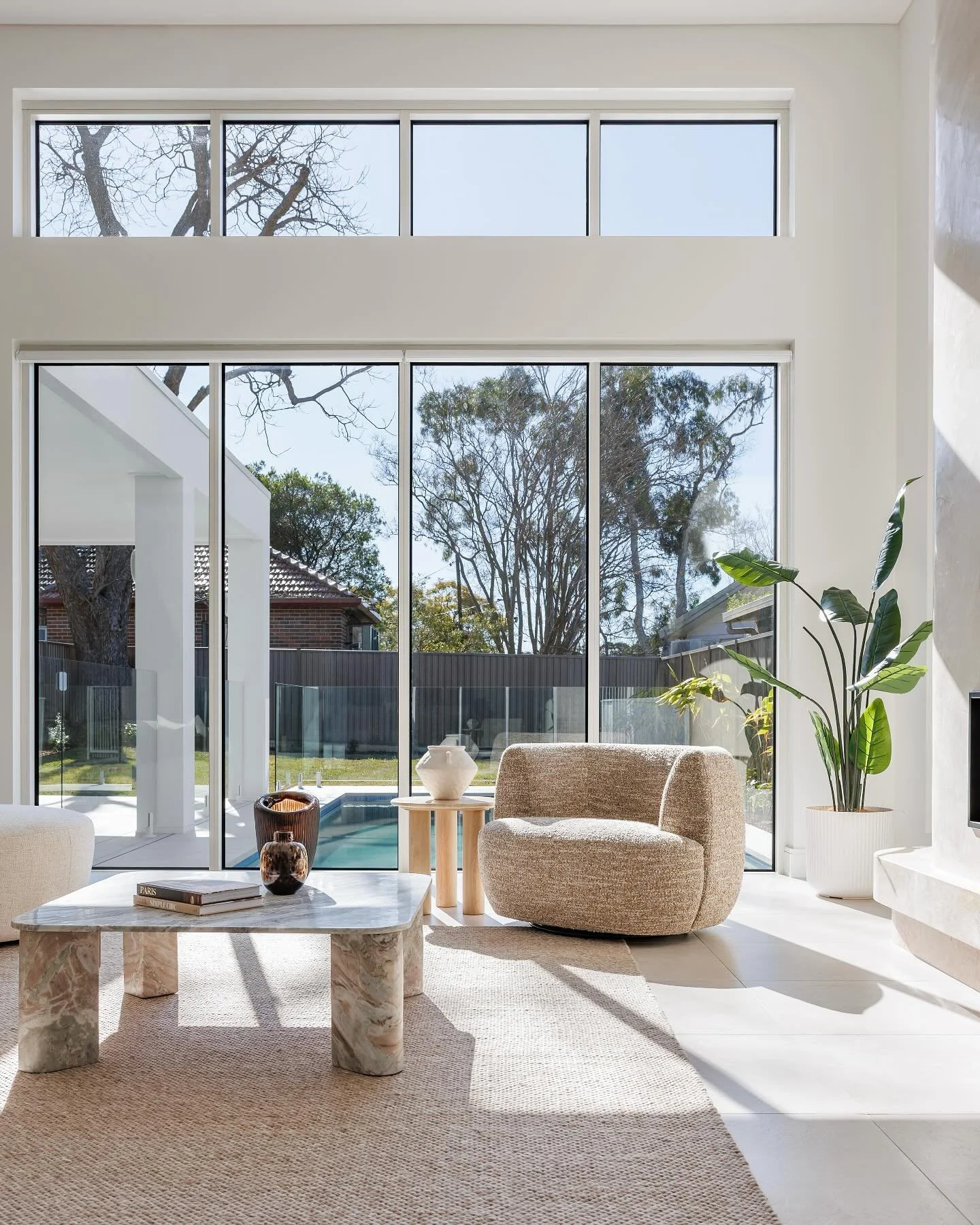 ✨A space that feels as good as it looks✨  Calm, contemporary living room designed for modern living with timeless appeal.  #mgstudiopropertystyling #luxuryliving  Photo shoot - 📸valeria_valera @valeria__valera