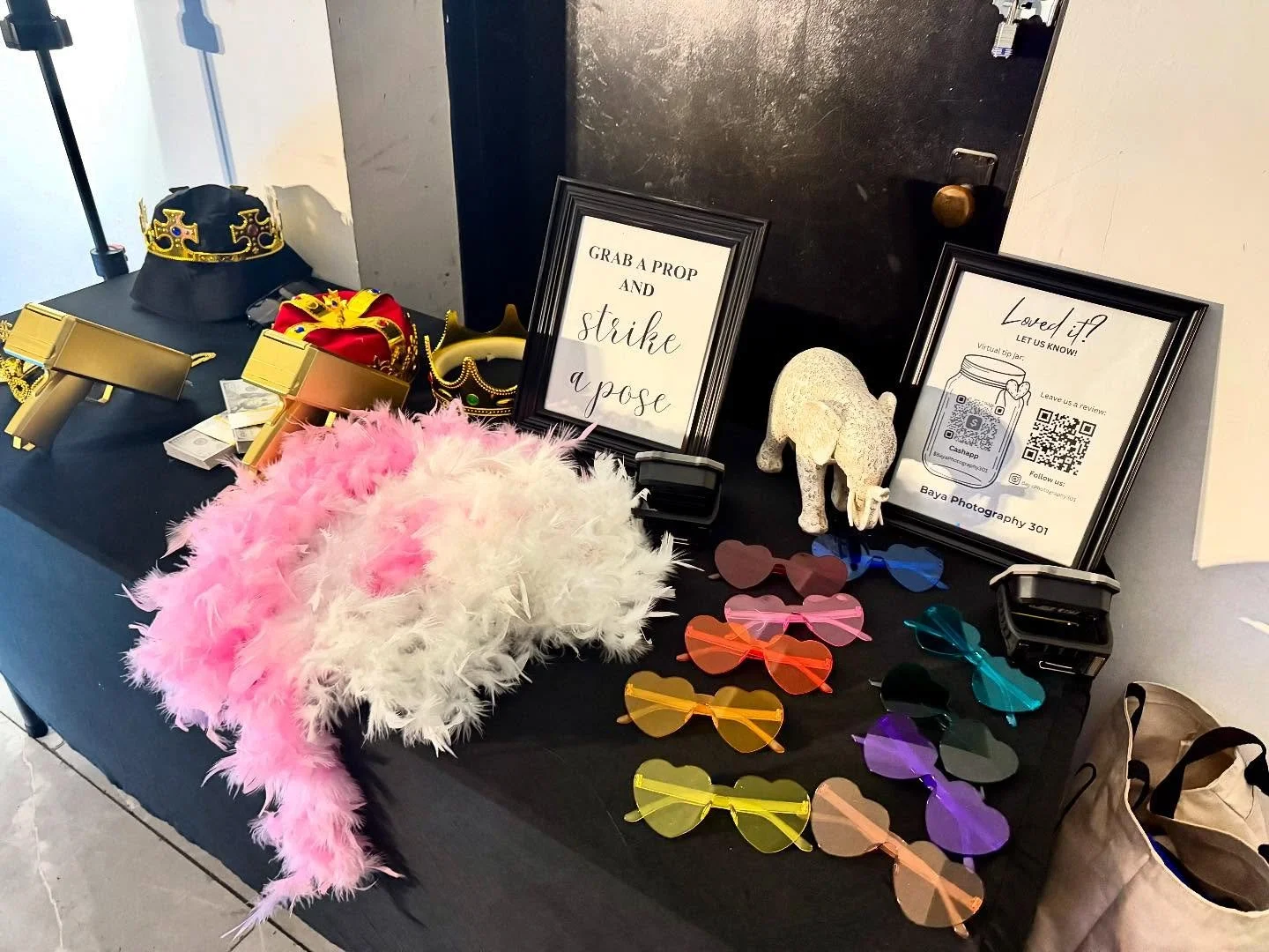 Strike a pose! 
We love creating custom props and video borders to provide undeniable uniqueness at your event! 
✅ Full door to door service 
✅ Customizable packages 
✅ Instant delivery of videos 
We’d love to capture your next event! 
#360
