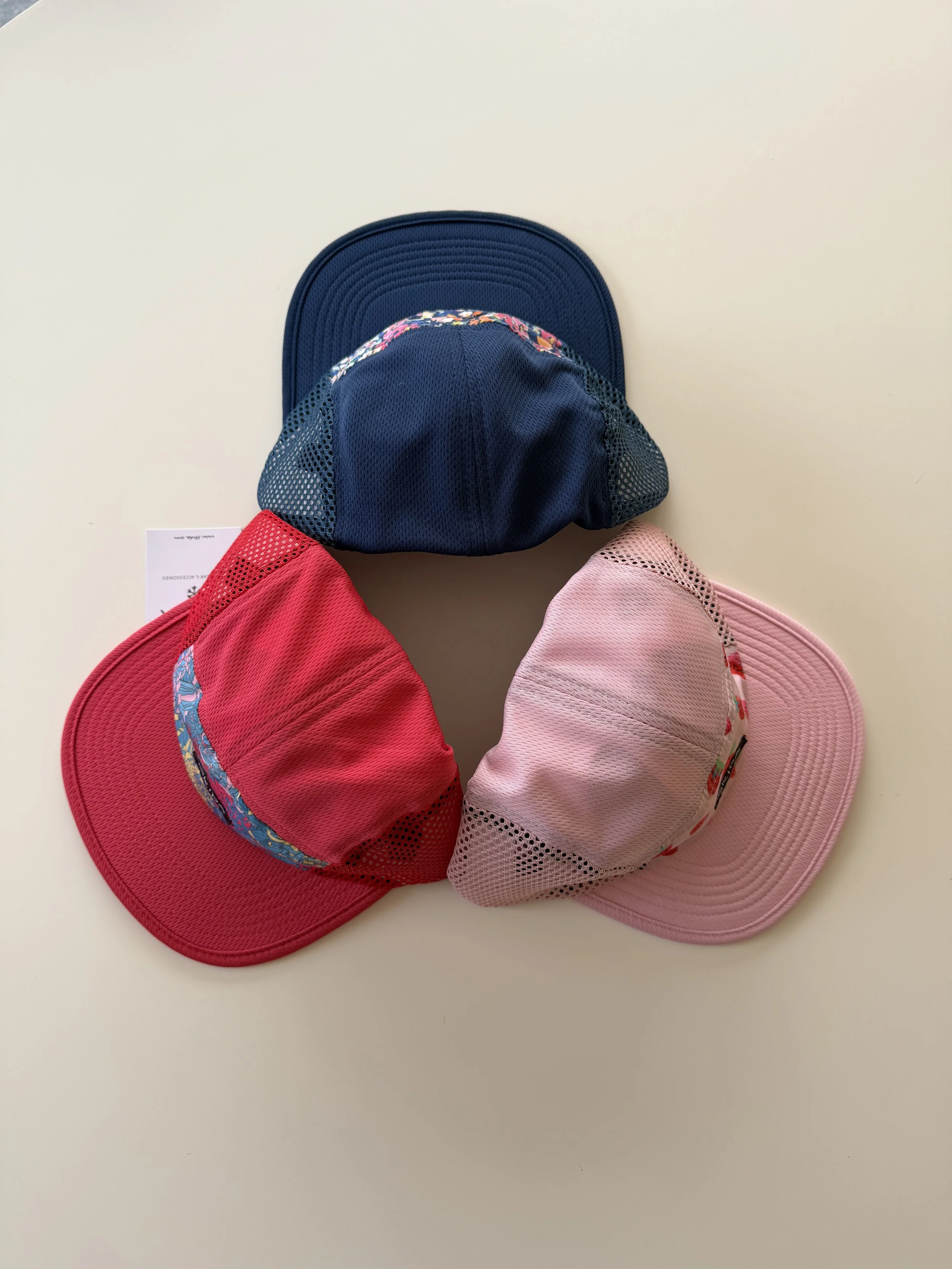 Skida Branded Run Hat - Pink, Blue and Red