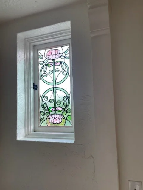 Nouveau_Roses_Interior2.jpeg