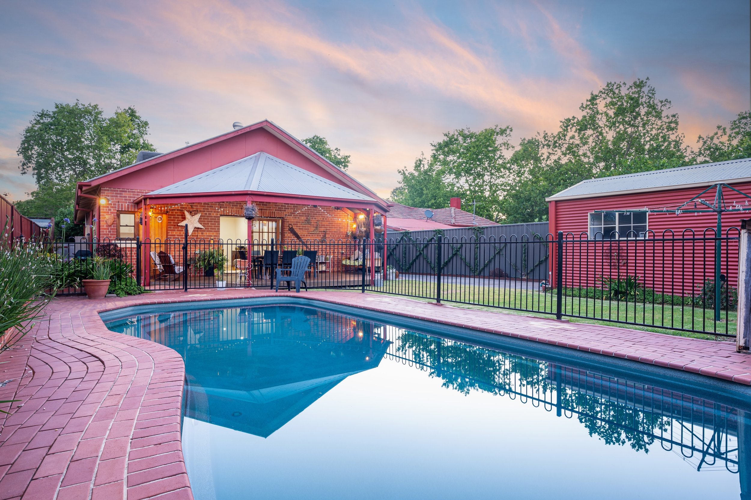 454 Bellevue St-North Albury-09002.jpg