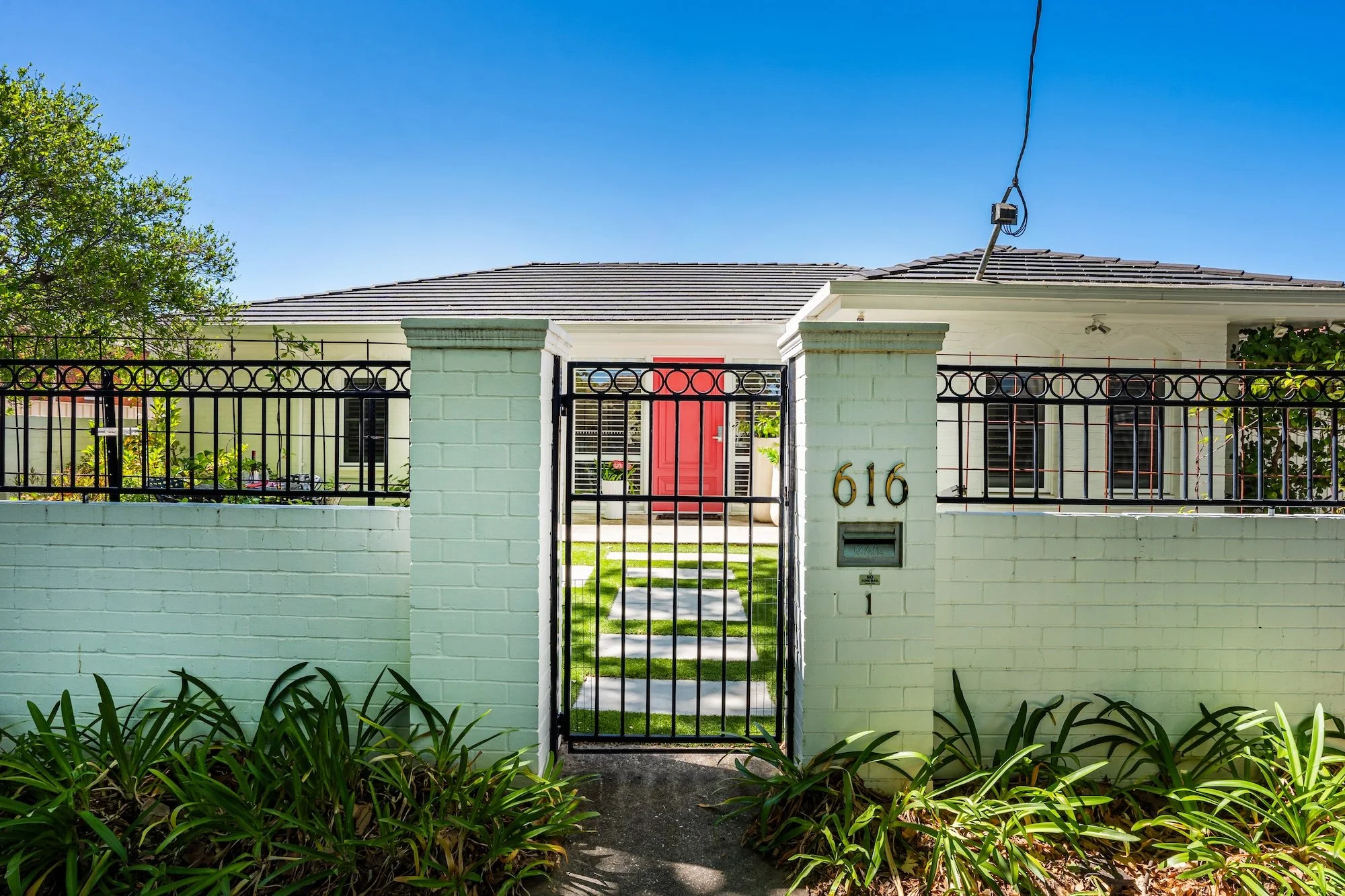 1-616 Stanley St-Albury-01793.jpg