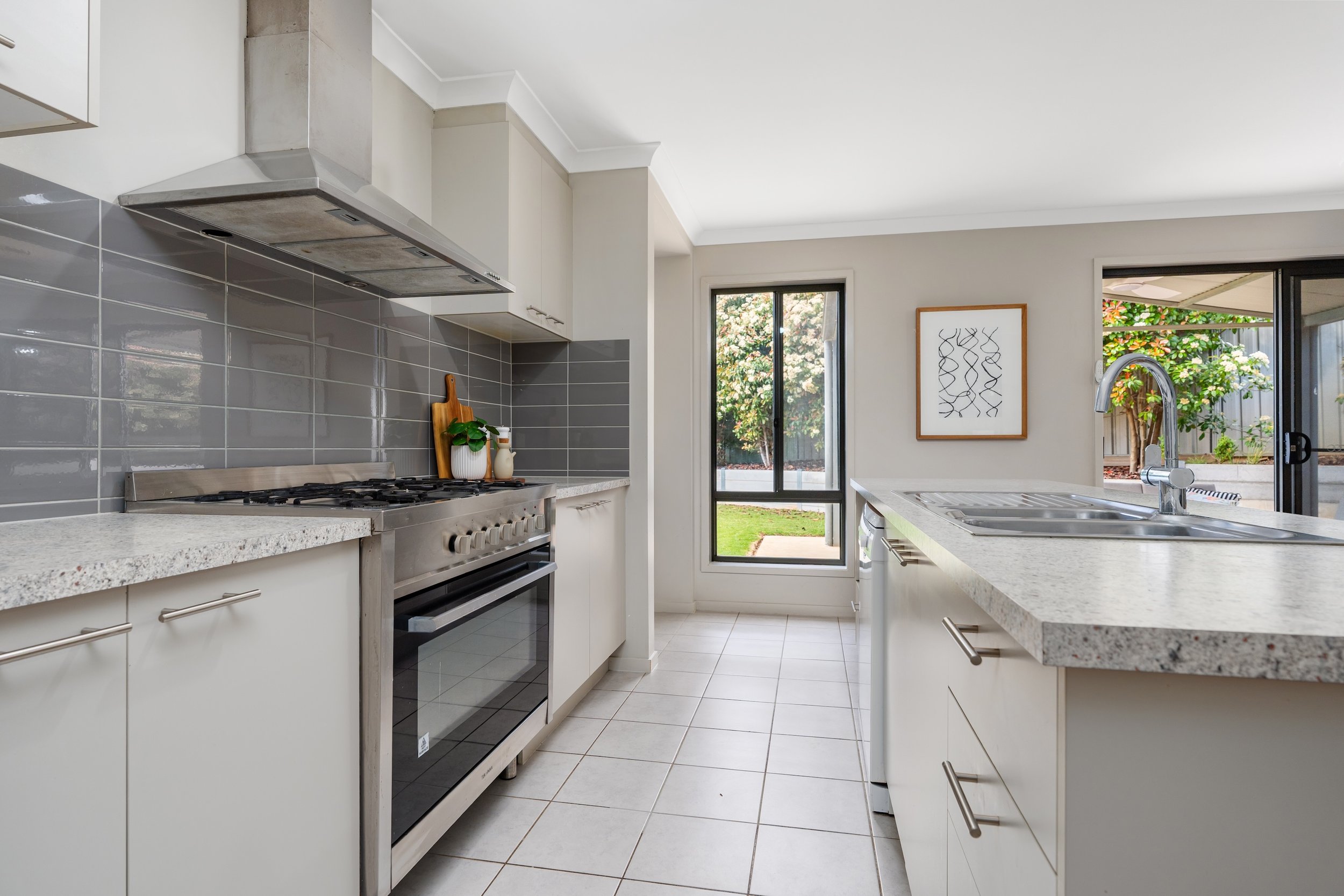 3 Smiggins Dr-Thurgoona-04088.jpg