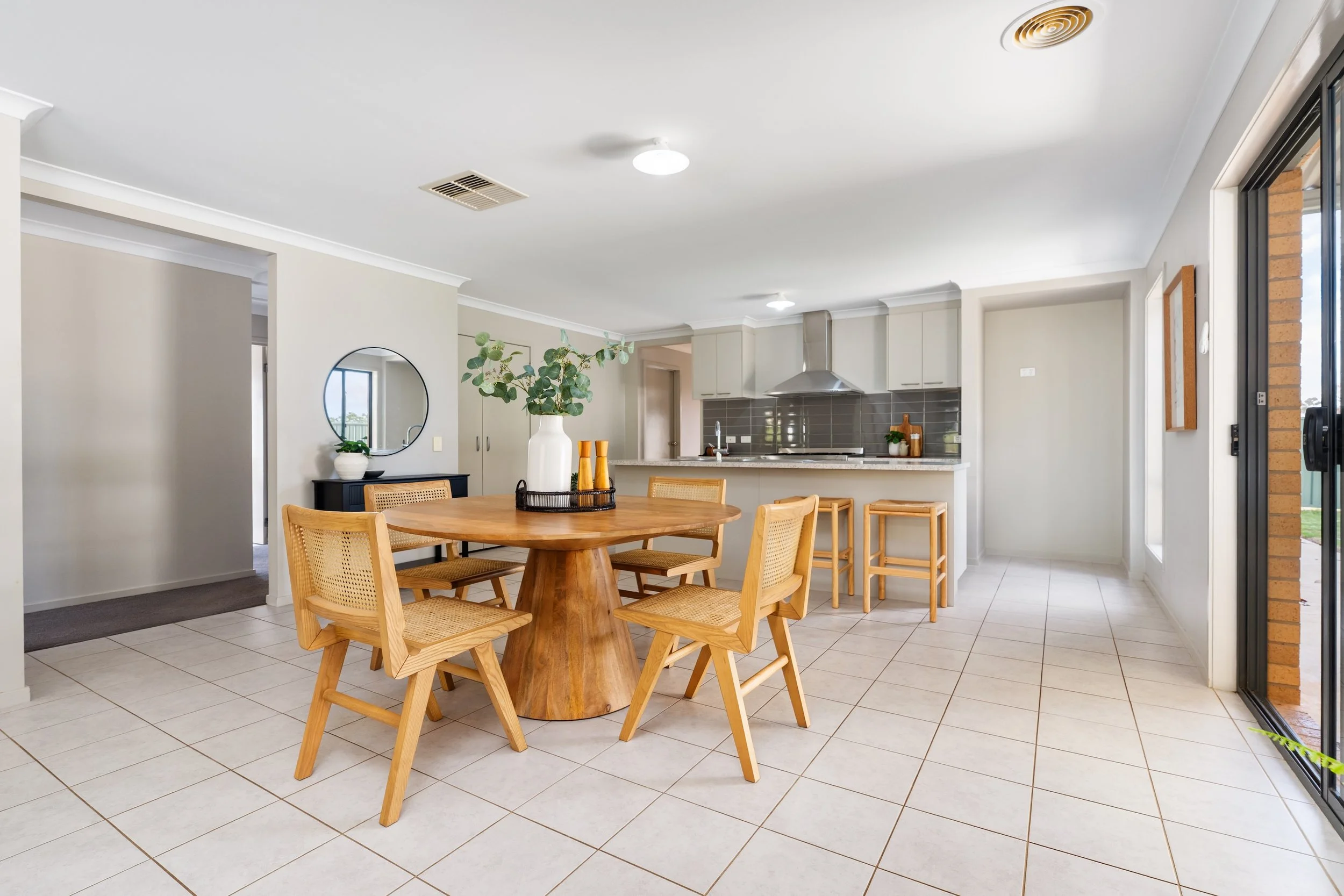 3 Smiggins Dr-Thurgoona-04108.jpg