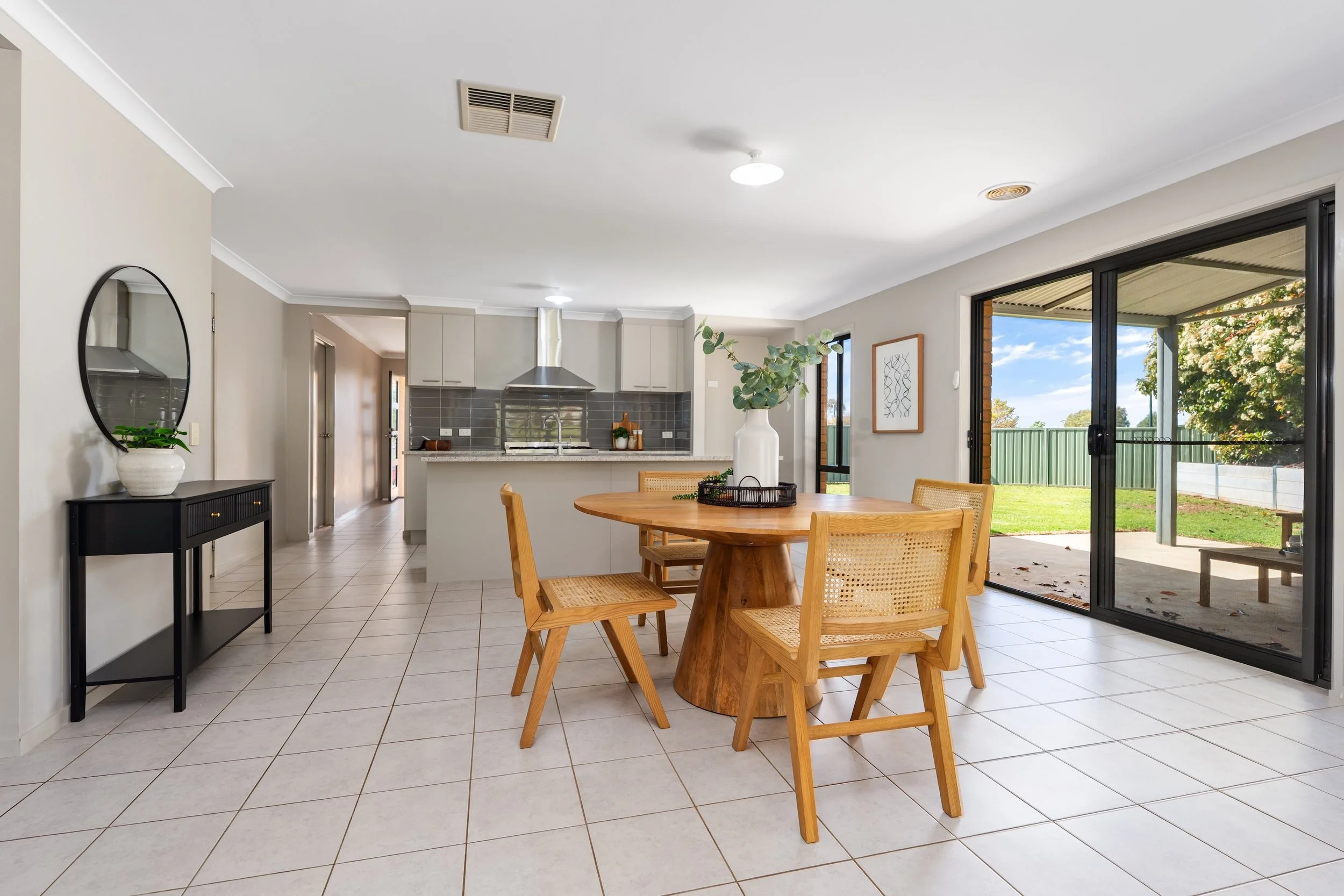 3 Smiggins Dr-Thurgoona-04118.jpg