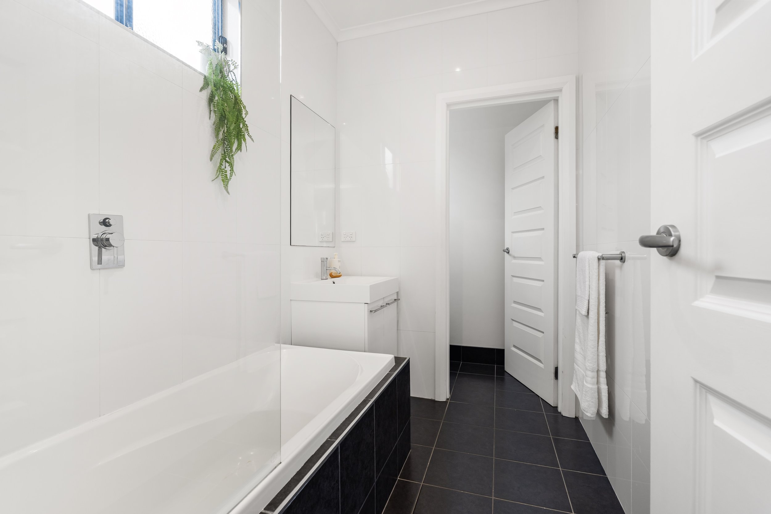 558 Thurgoona St-Albury-04221.jpg