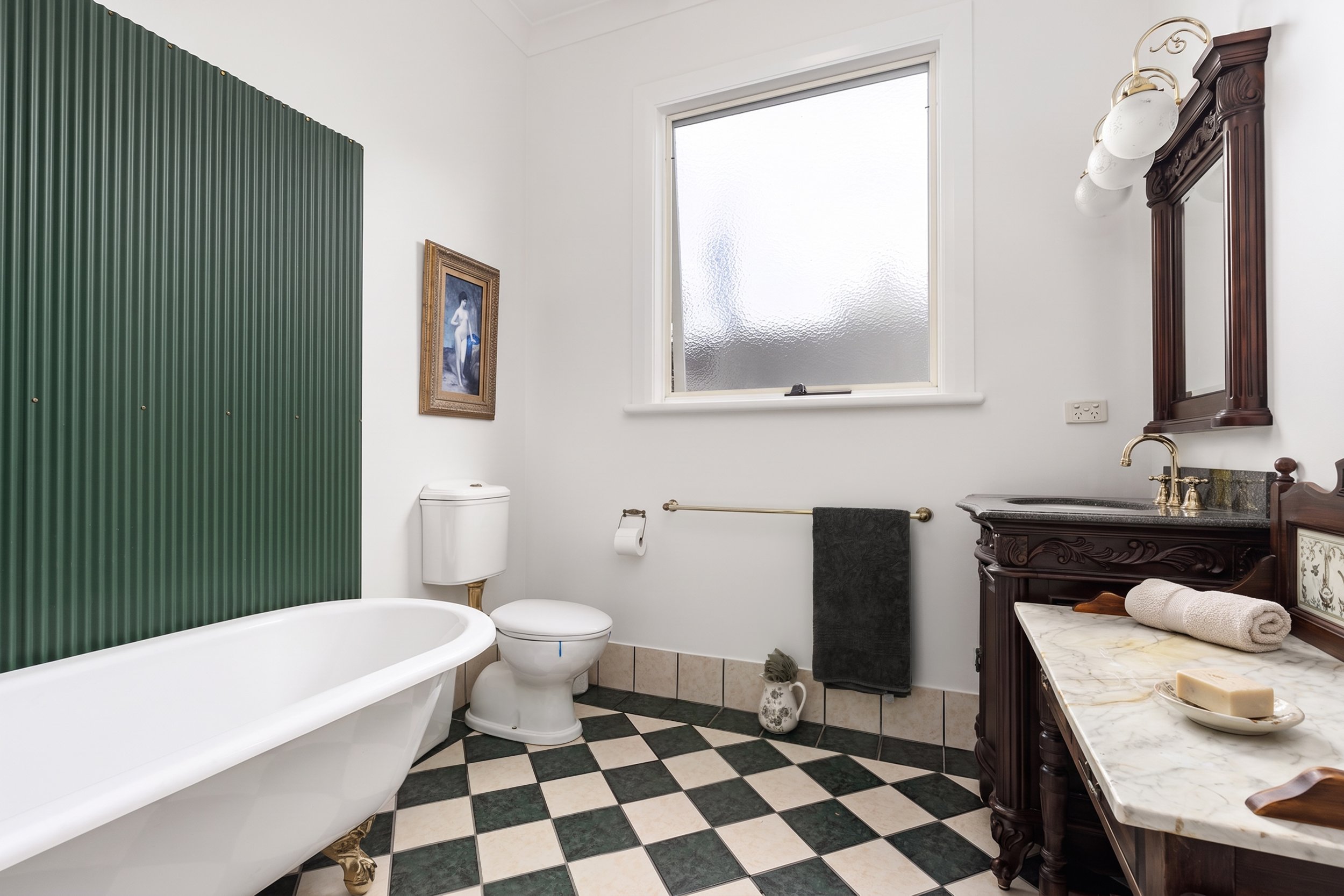 673 Jones St-Albury-07582.jpg