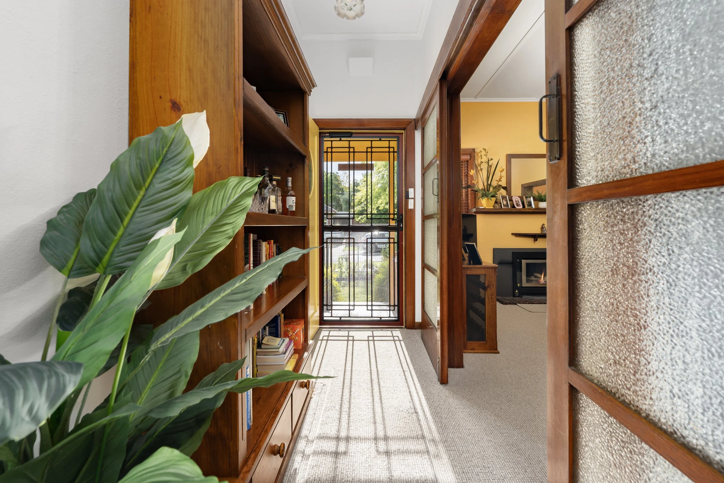 604 Lindsay Av-Albury-08633 2.jpg