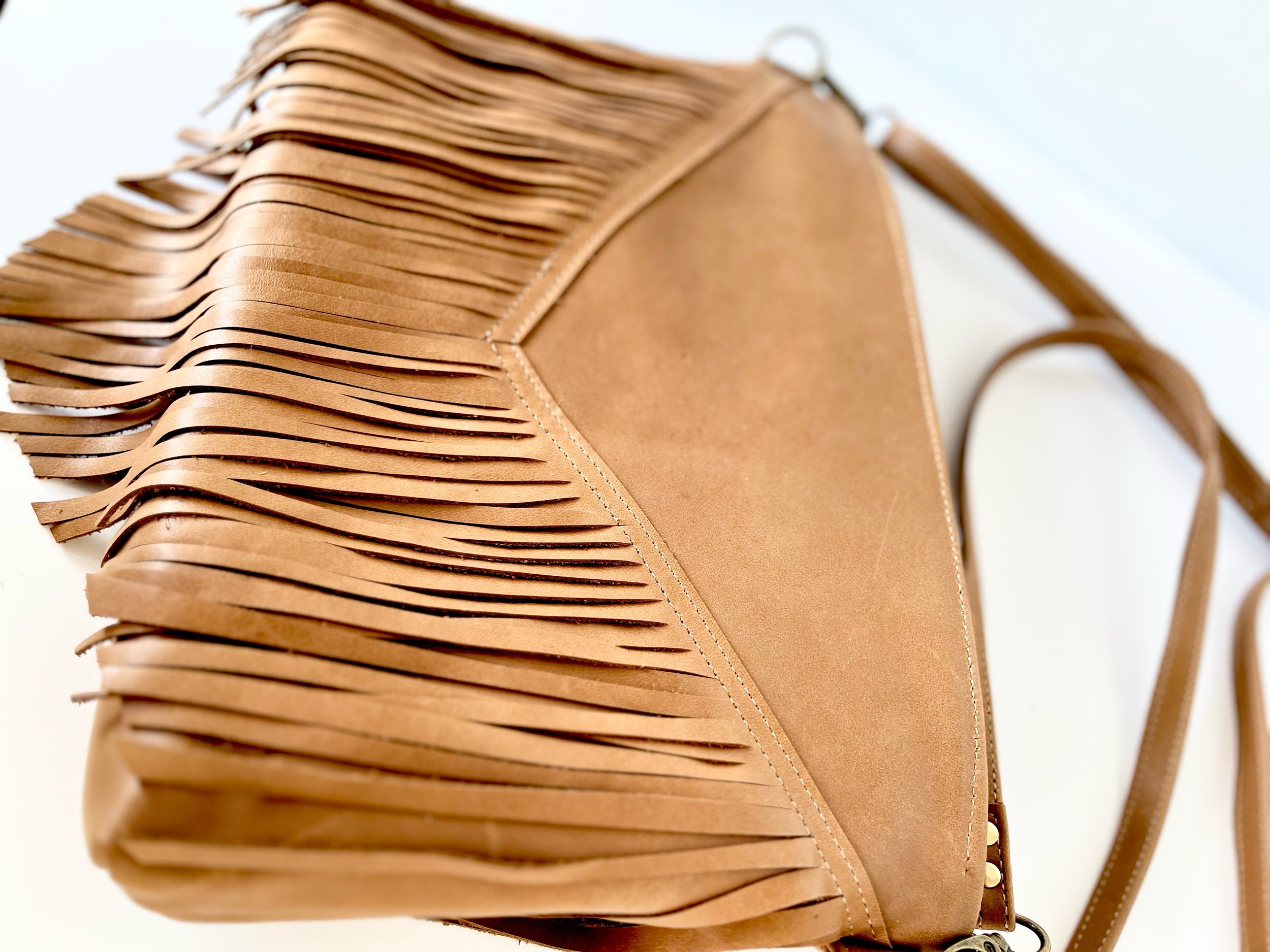 Gypsy crossbody (saddle brown)