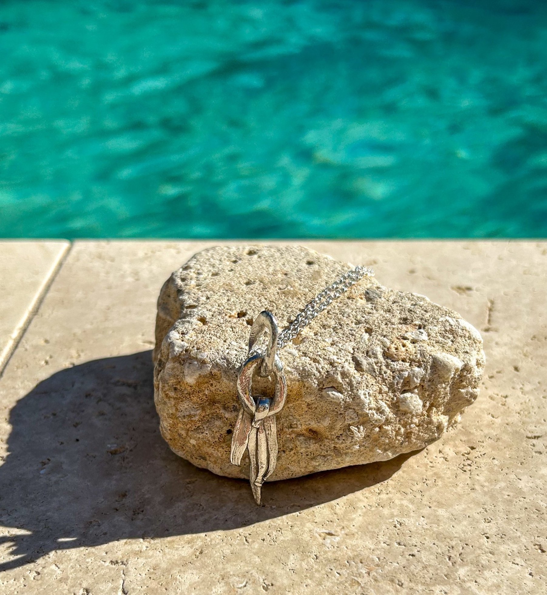 pendant+necklace+hanging+side.jpg