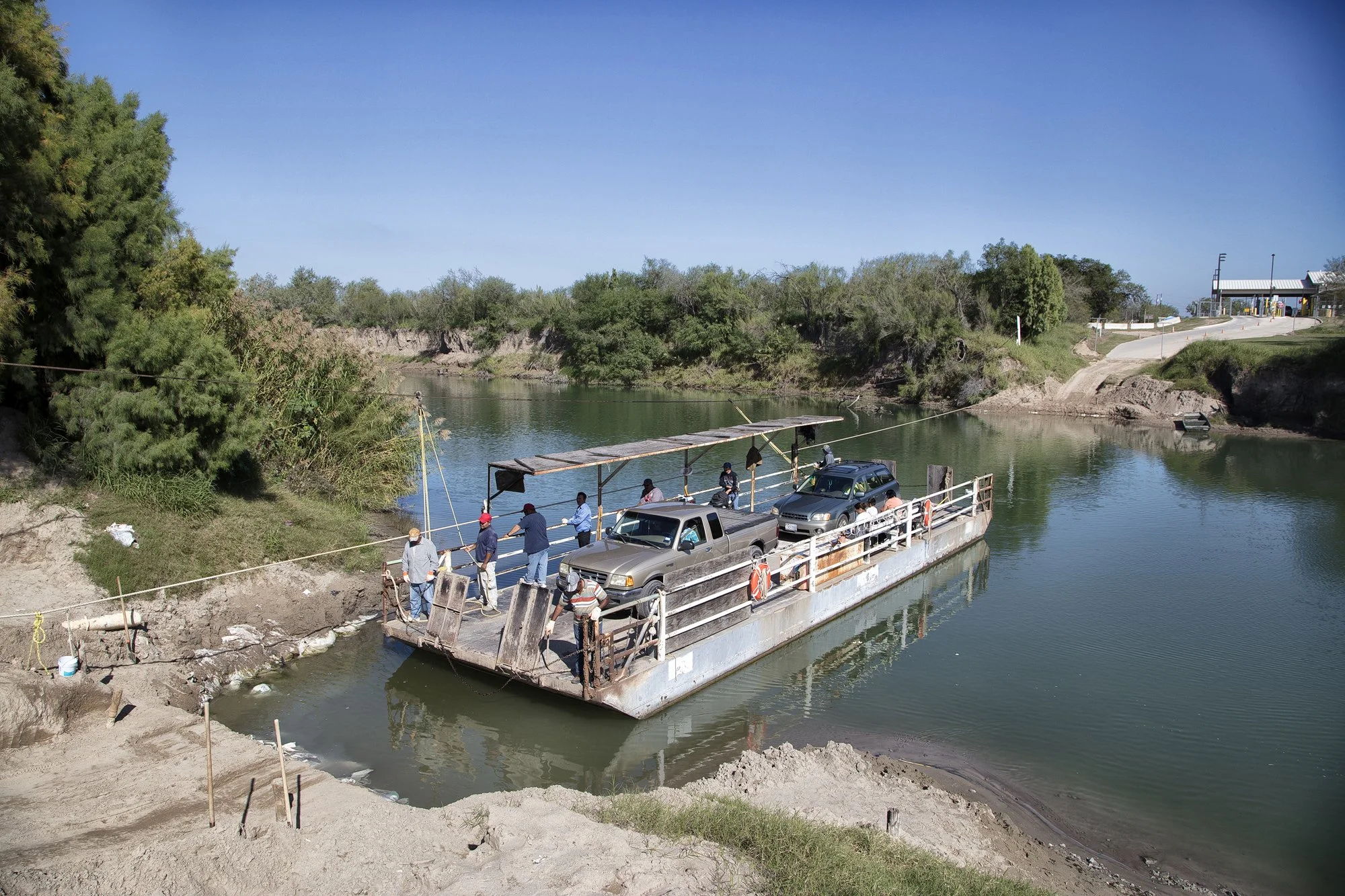 FerryInternacionalDiazOrdazLosEbanos07.jpg