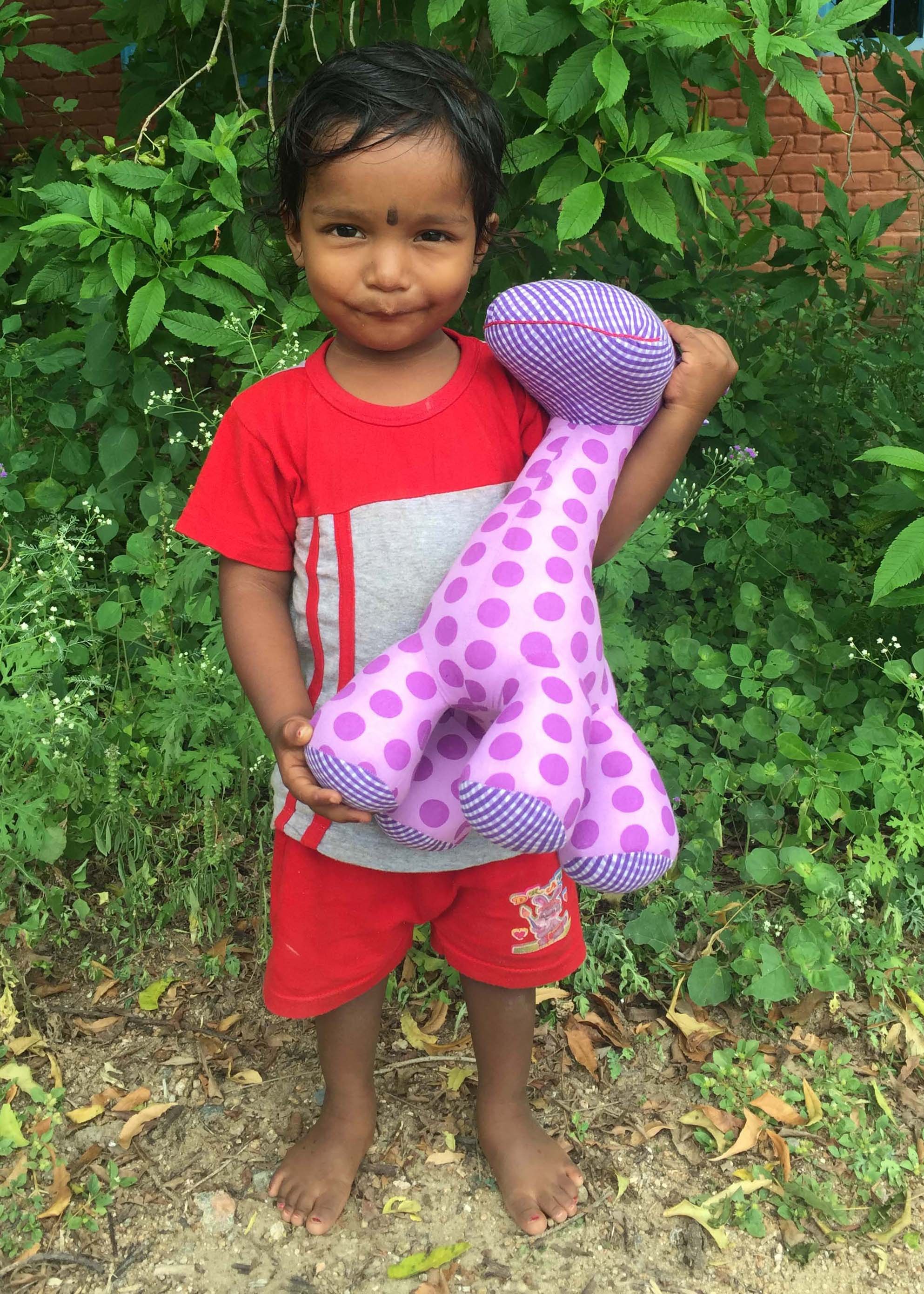 janini-giraffe-p8 copy.jpg