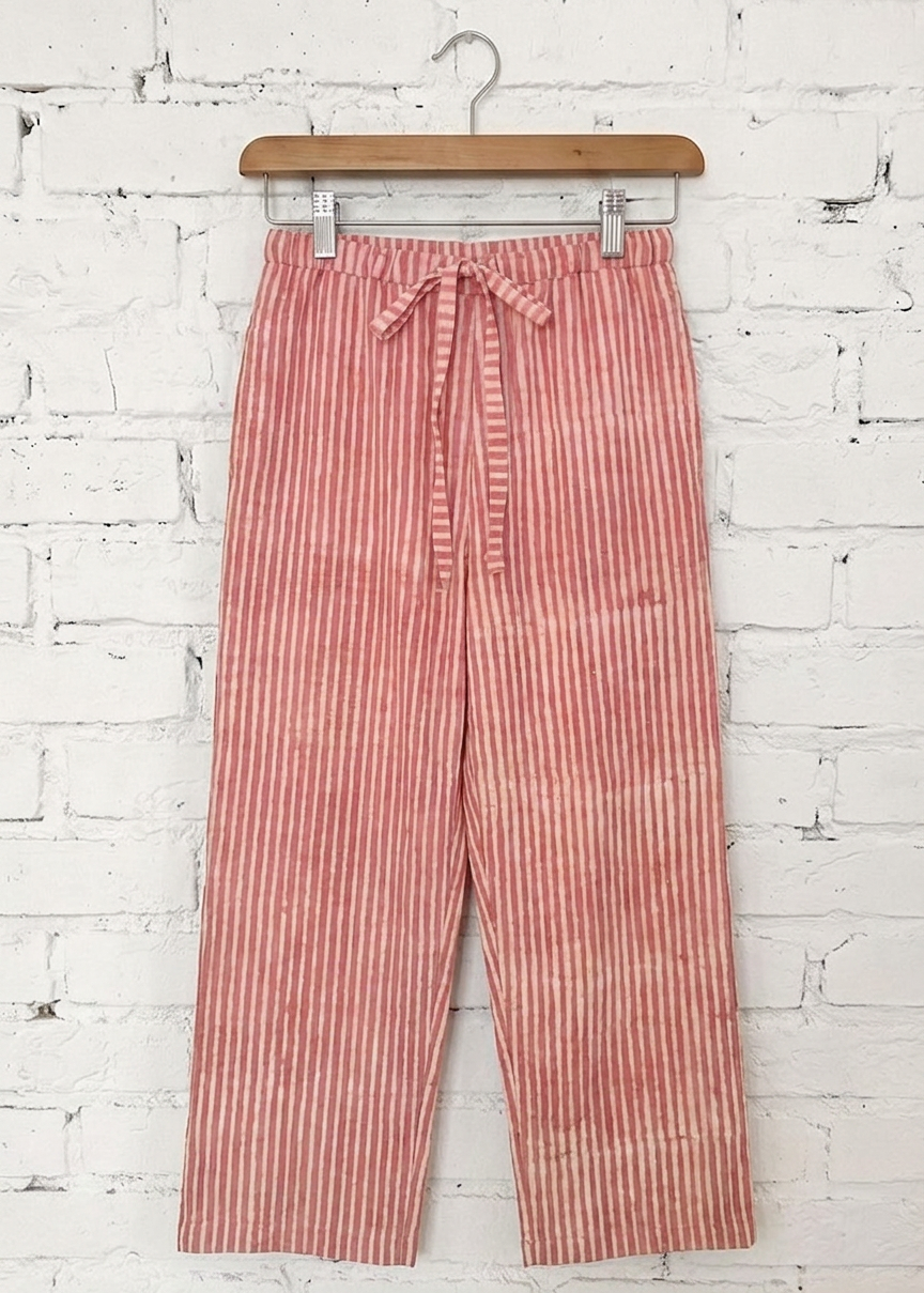 shua pink pants.png