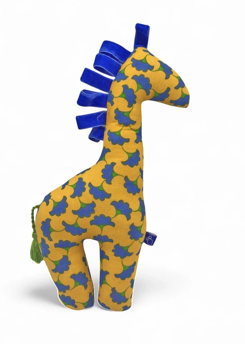 giraffe_blue.jpg