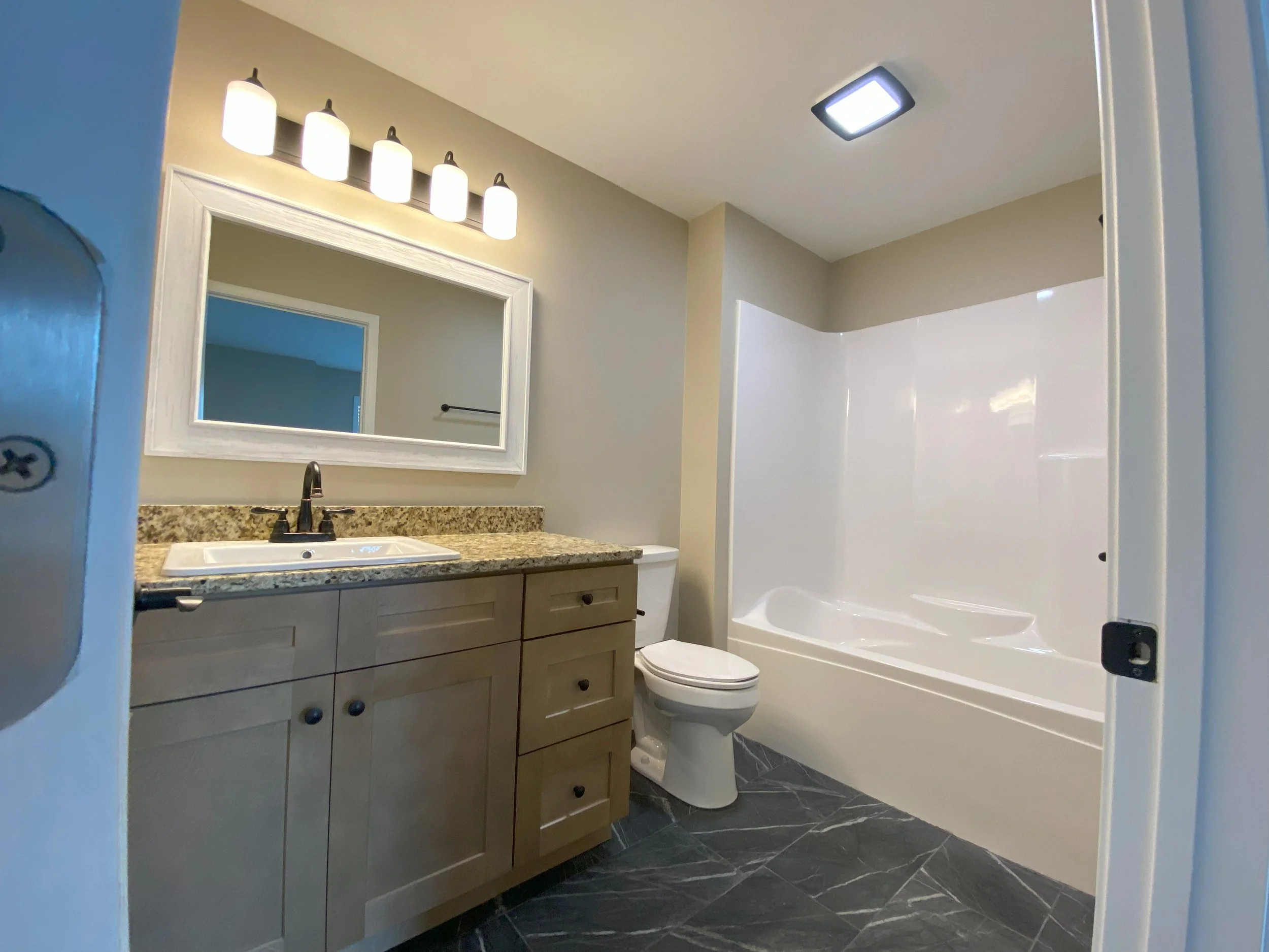 Master Bath.jpg