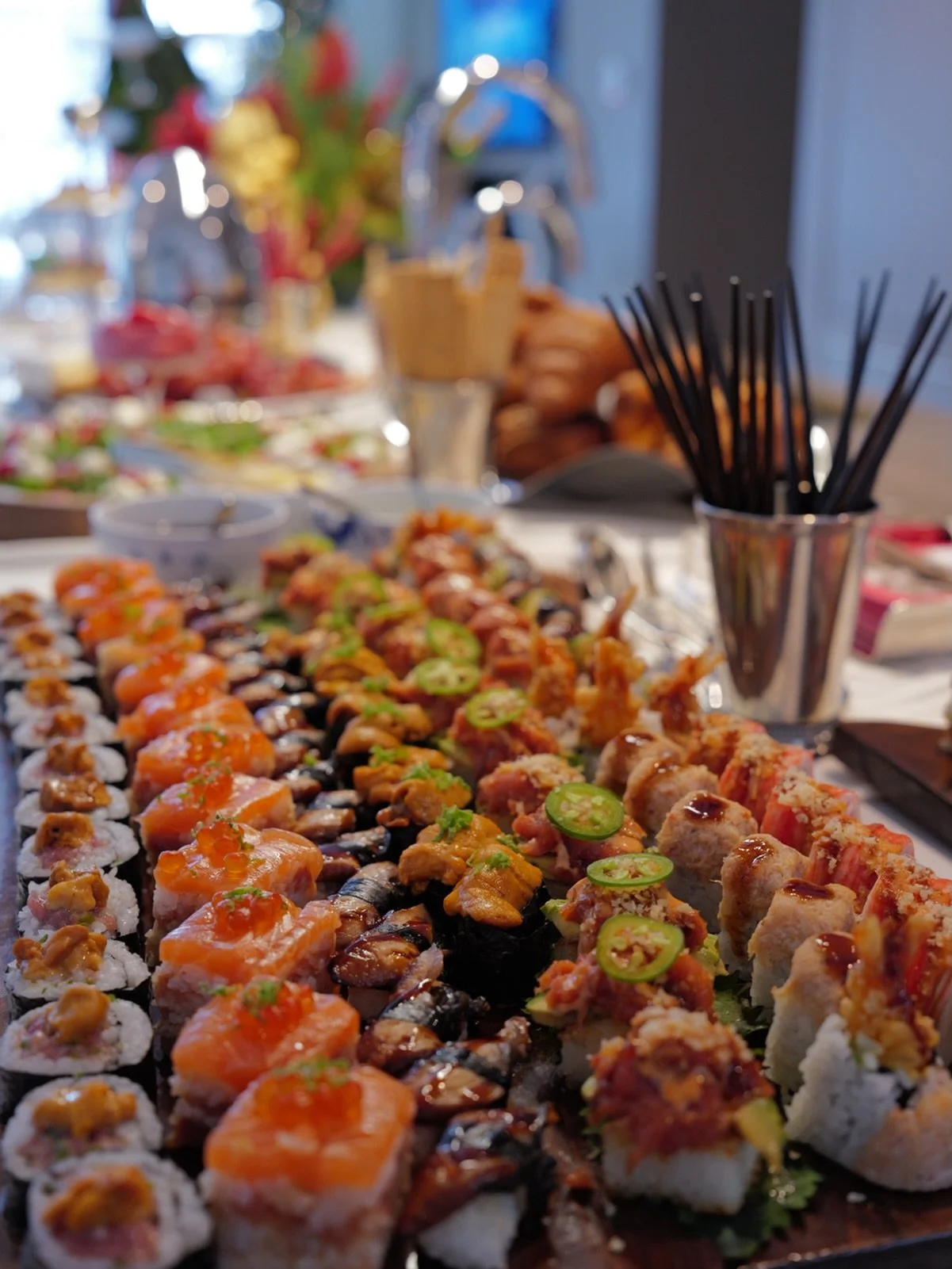 You Celebrate 🎉 We Cater 🍣

#sushi #sushicatering #sushiplatter #sushiparty #cocktailhour #privatesushichef #offpremiesecatering #livesushibar #ny
