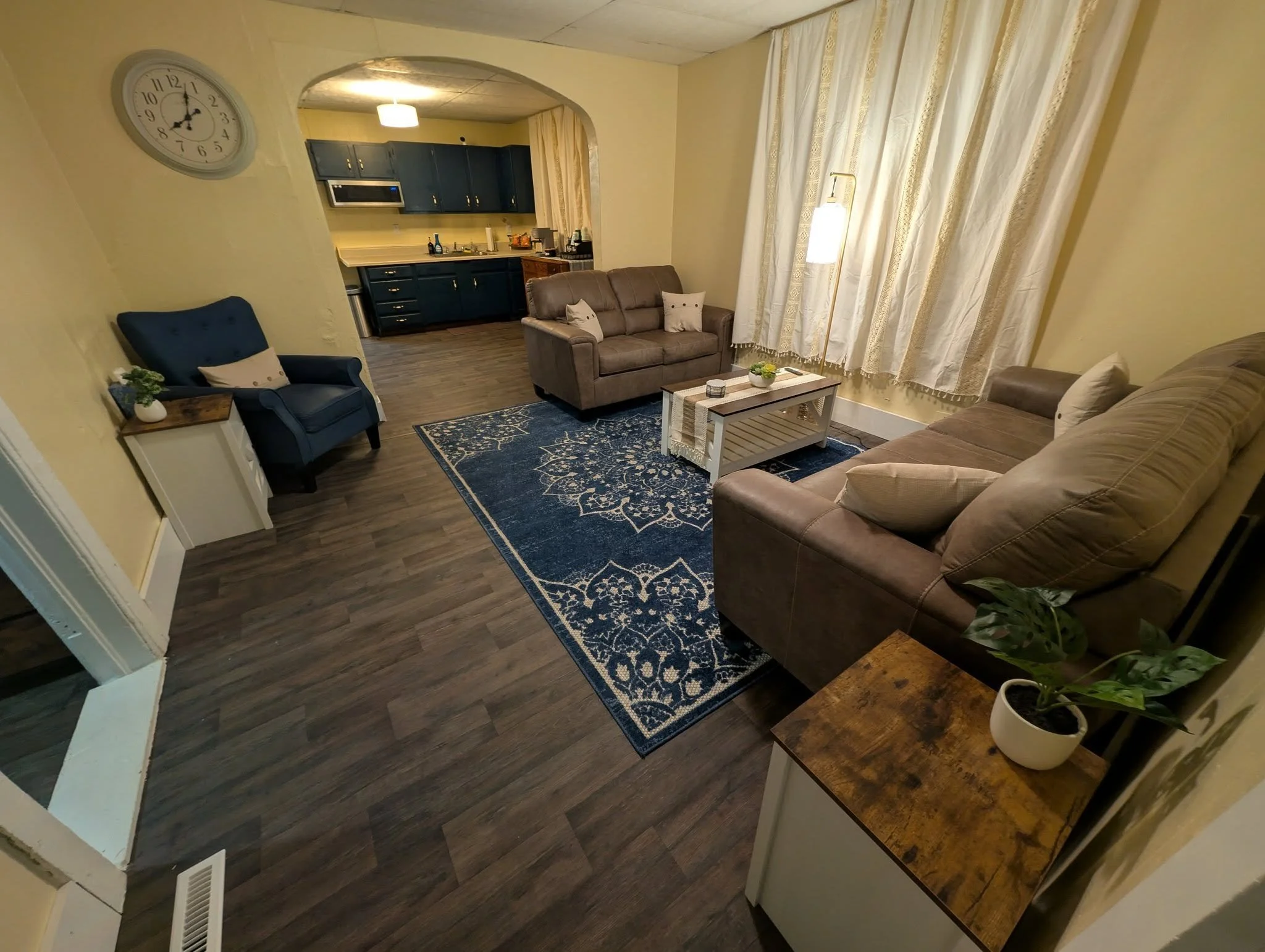 LIVINGROOM 716.jpg