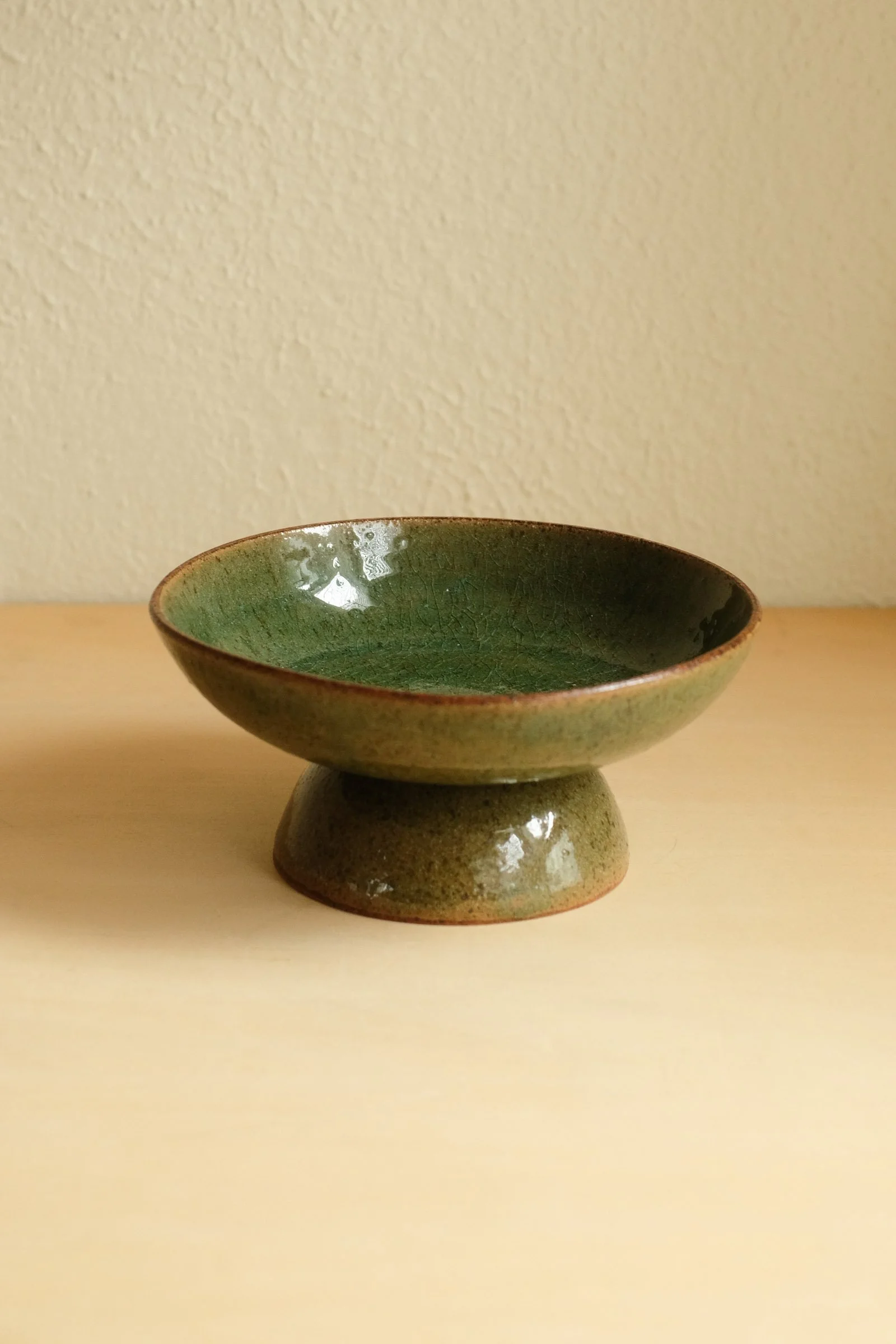 Seconds: Pedestal bowl (7")