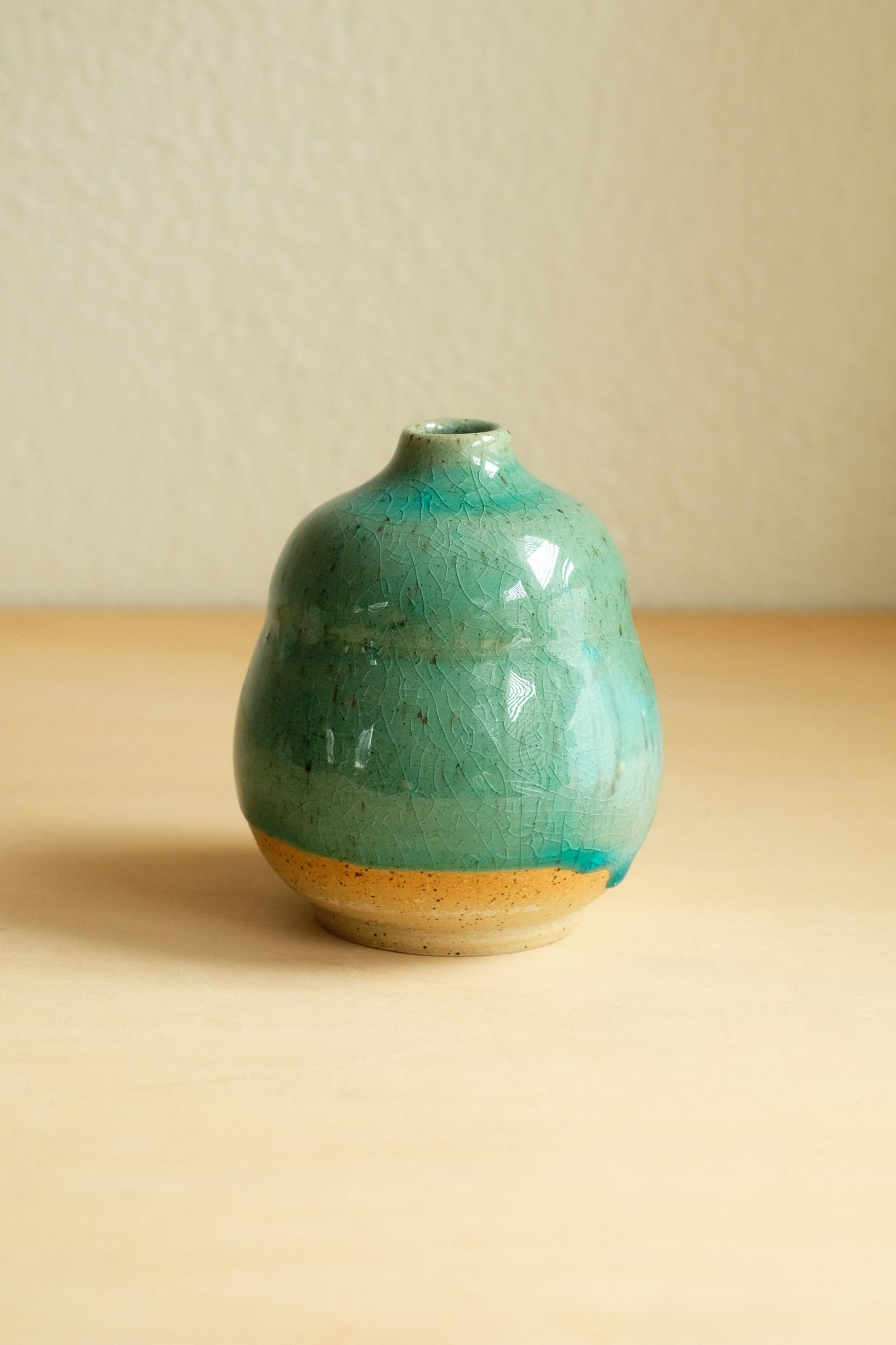 Gourd vase with drip