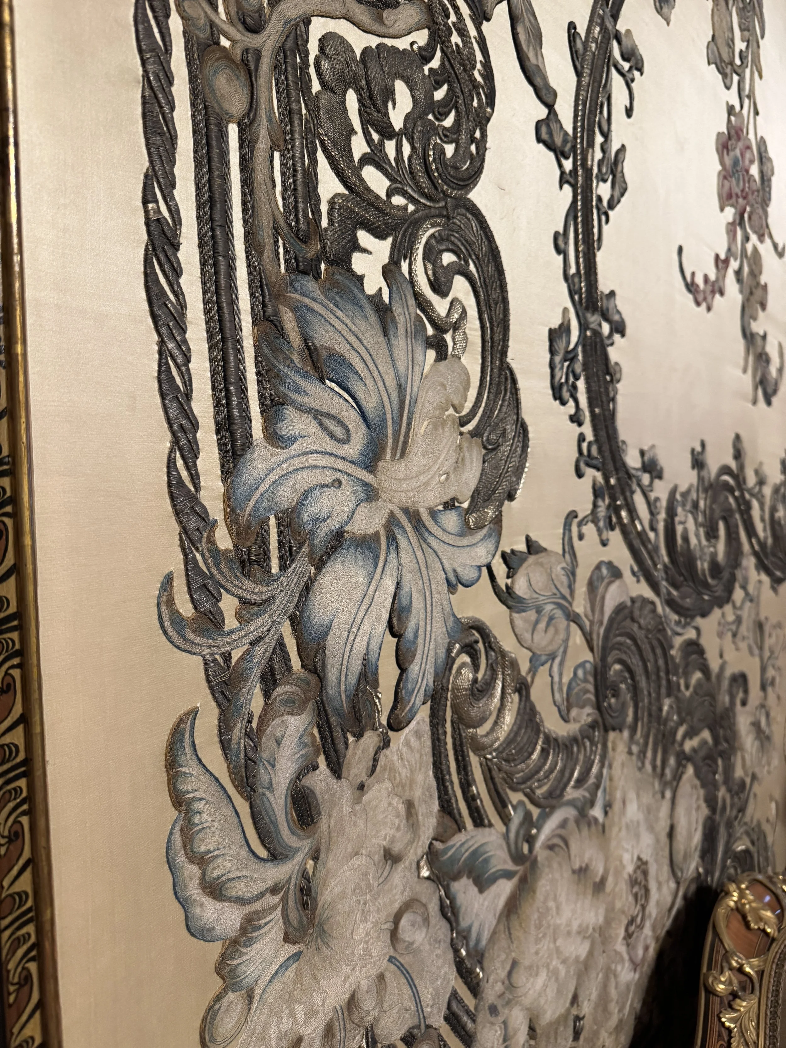 "Tapestry wallpaper" with fresco ceiling to match