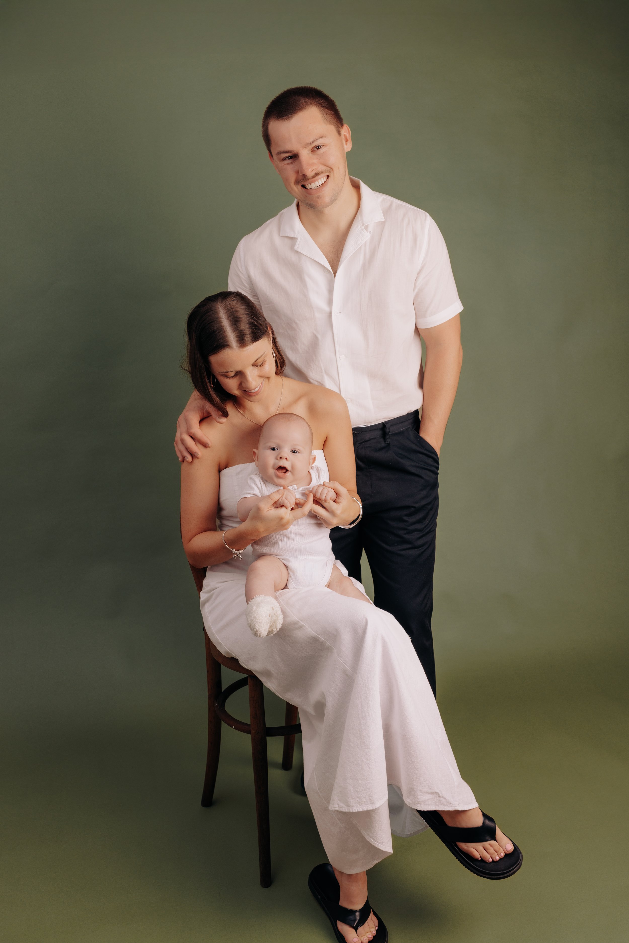 sneaky-previews-jay-and-kiana-family-session-at-gogo-the-studio-0017.jpg