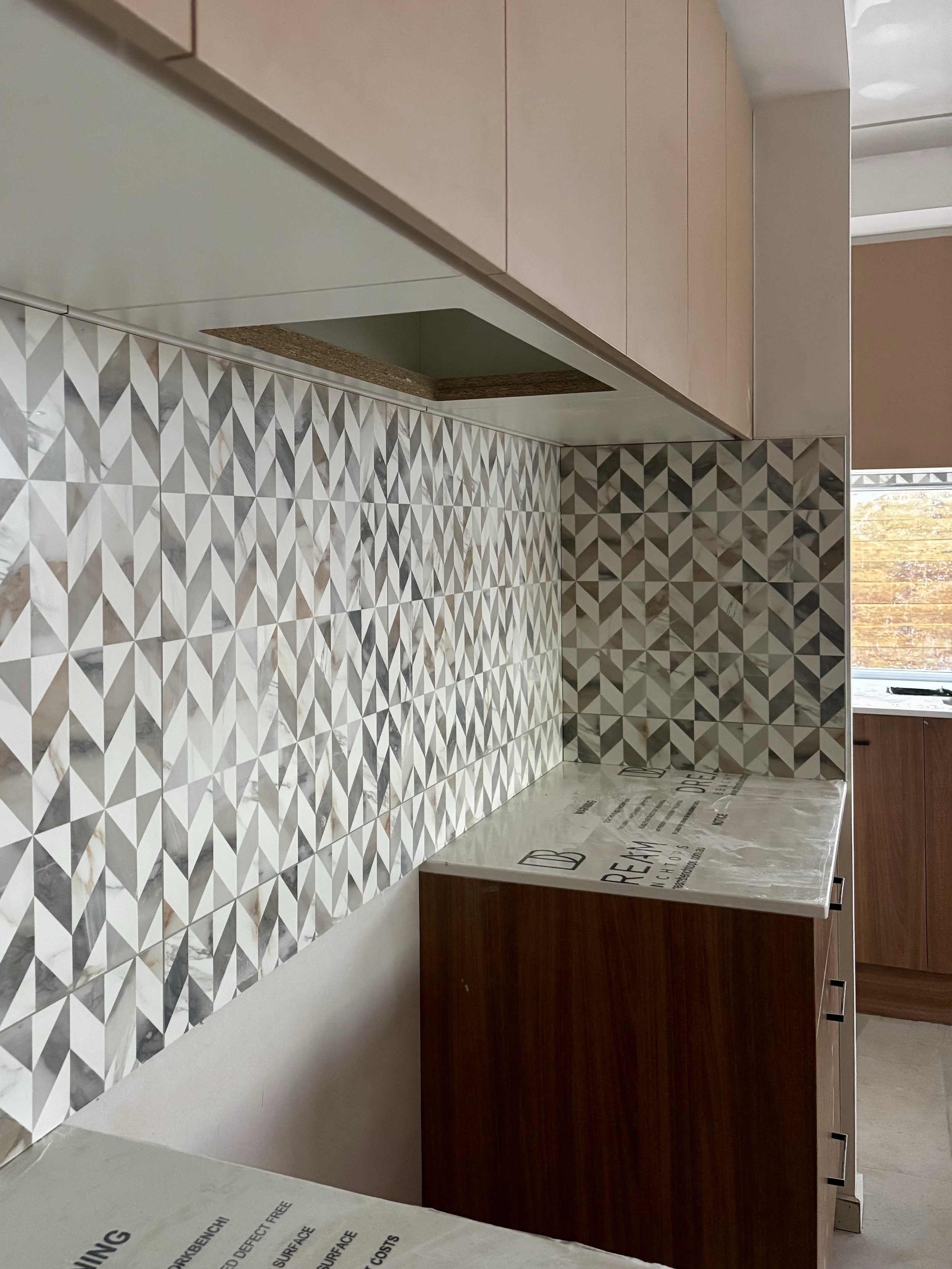 Kitchen splashback tiling | South Ripley | March 2025