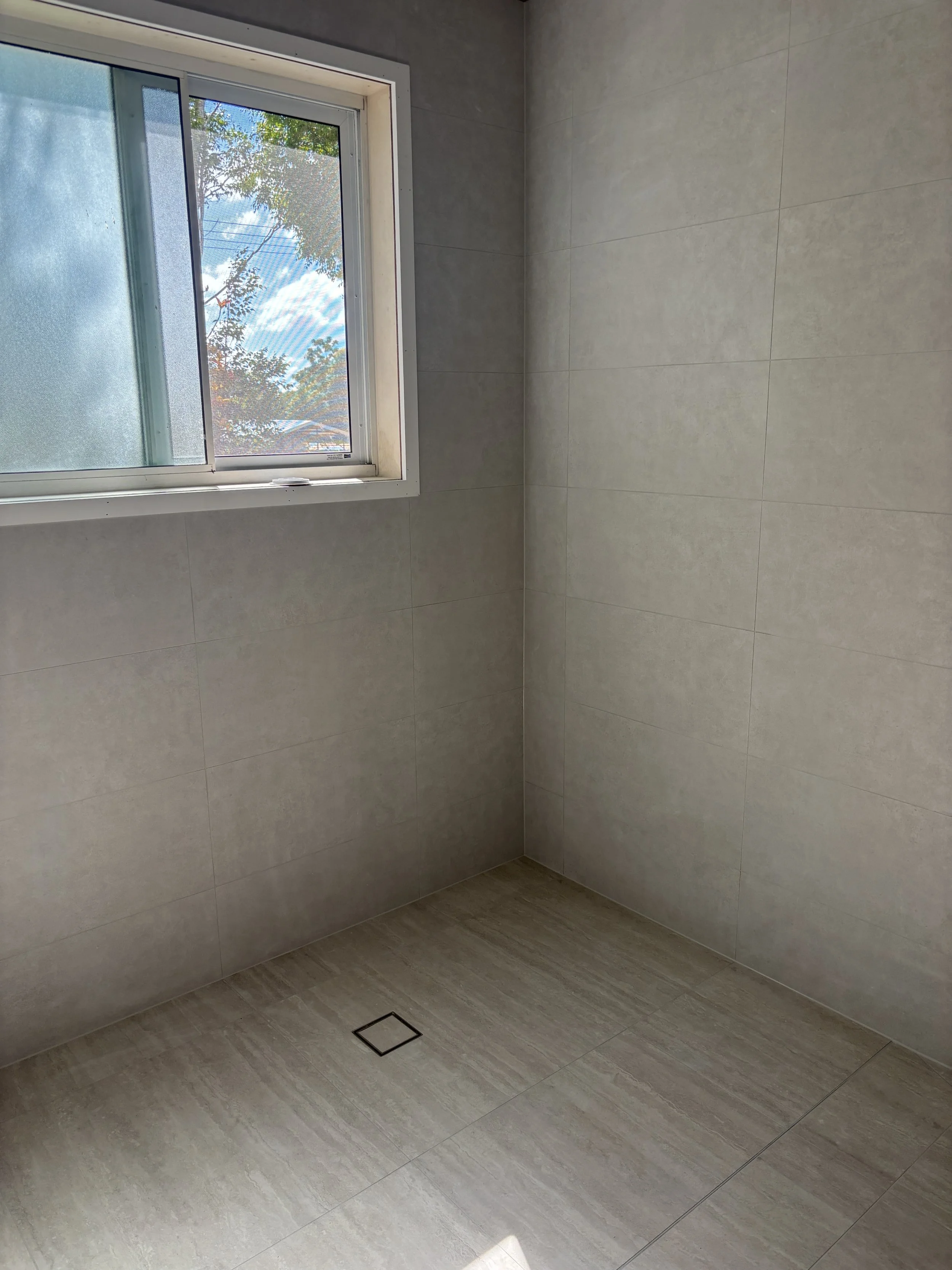 Bathroom tiling | Kallangur