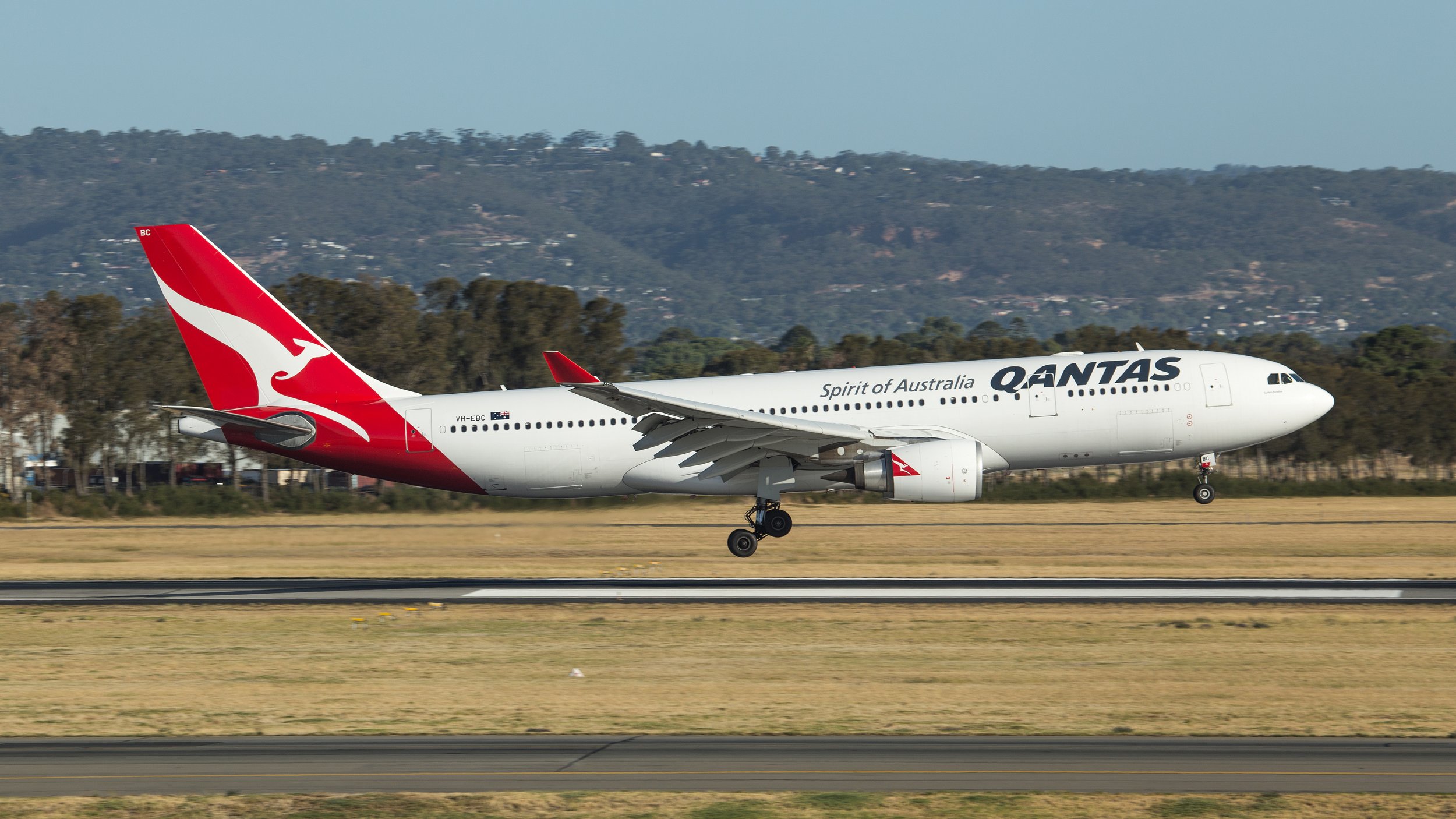 QF-332-ADL-TAXI-9609.jpg