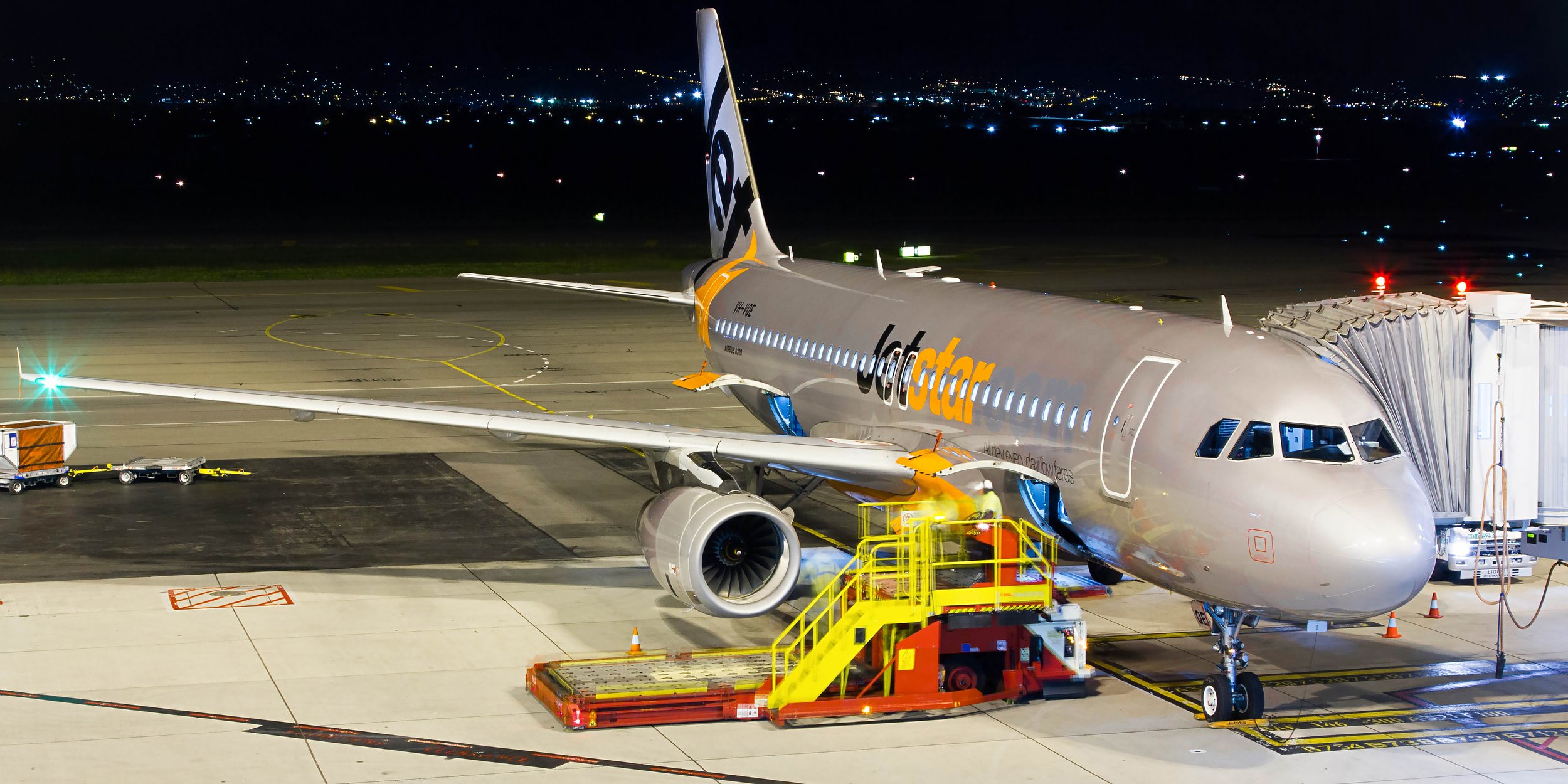 VGE-ADL-GATE-NIGHT_PIC-.jpg