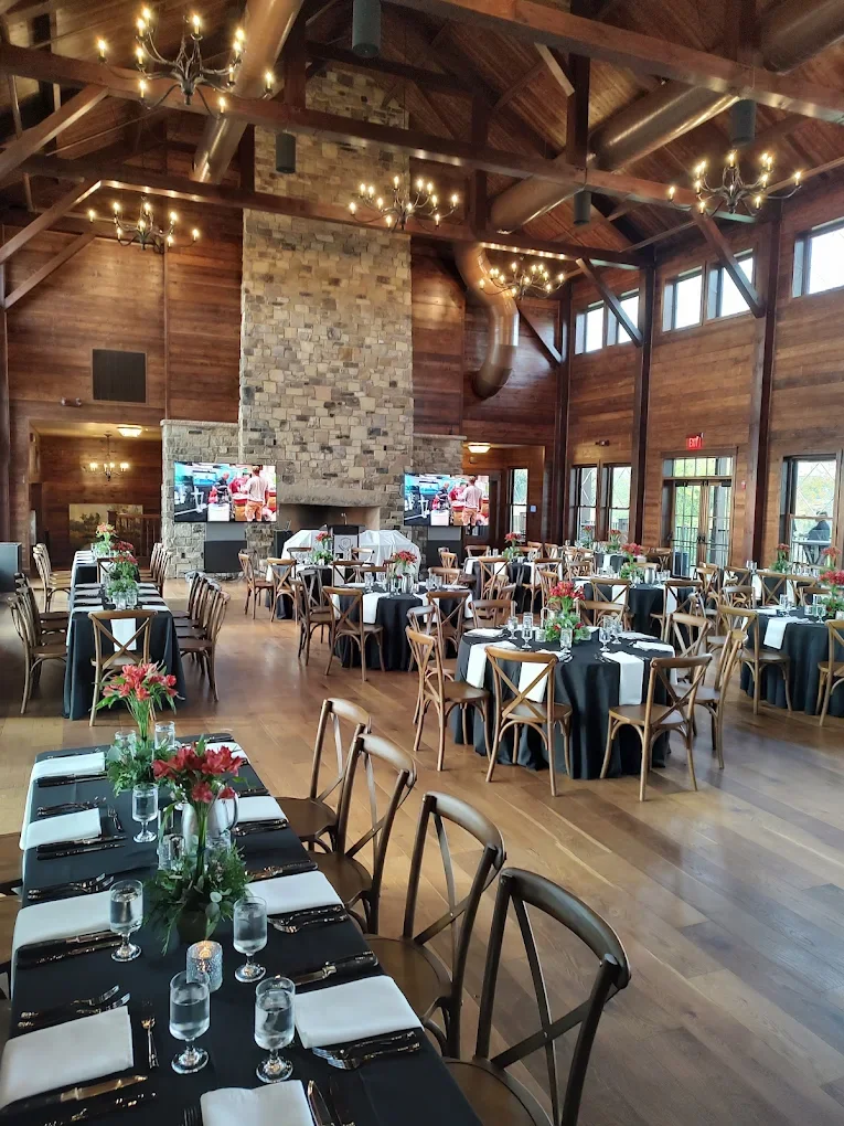 Wisconsin wedding venue Round Lake Farms