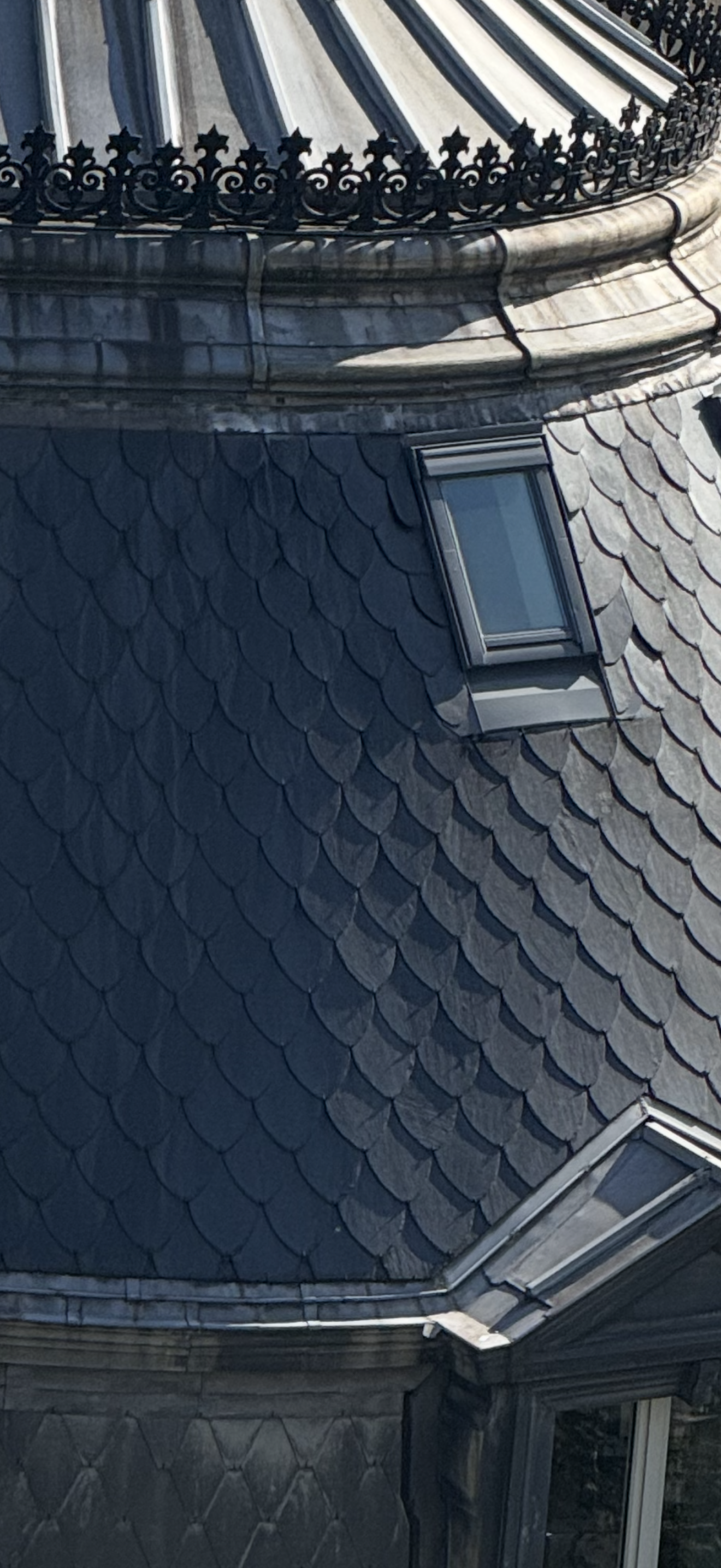 Fishscale.scalloped slate roof