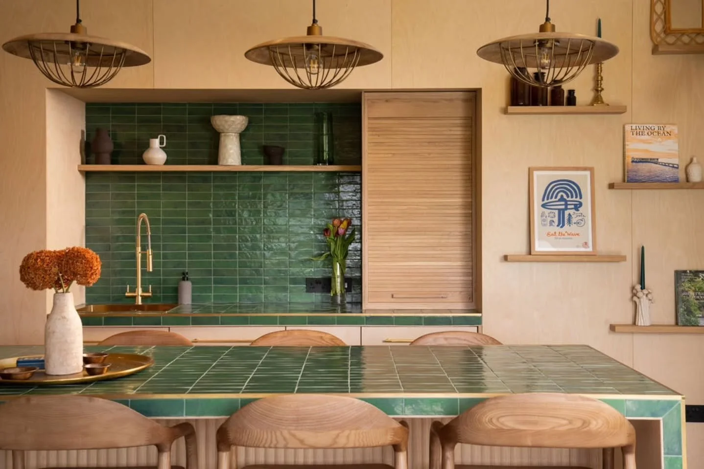 We recently completed a custom games room in Gwithian, Cornwall, beautifully photographed by @formphotography.co

We really enjoyed this one, working alongside other local trades.

Using natural materials like birch plywood and oak, paired with bold 