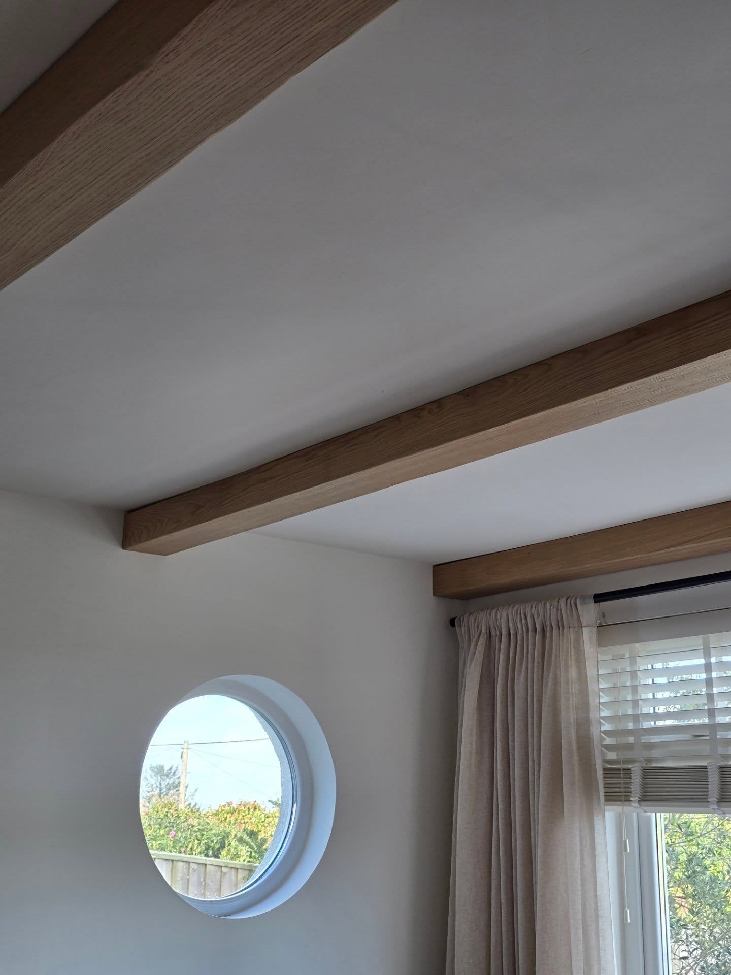 Super happy with how these turned out.

5 faux oak beams installed for a living room renovation in Mawnan Smith. Finish with bona to keep the raw oak look.

Cant wait to see how it looks once its furnished.

#bespokefurniture
#cornwallliving 
#interi