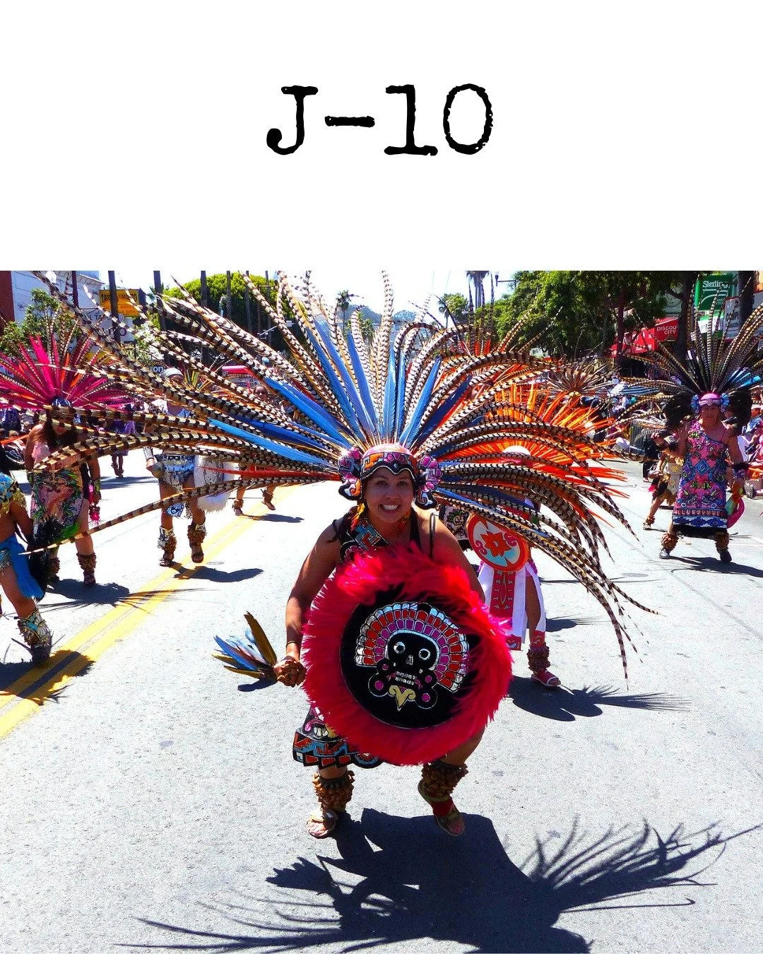 C'est tellement tout bient&ocirc;t ! 
J'ai h&acirc;te de tout mon coeur de vous accueillir. 
De danser ensemble au son du tambour. 
De cr&eacute;er ces impacts sur la terre d'ici pour qu'ils vibrent jusque l&agrave;-bas. 
Que nos pas nous apportent l