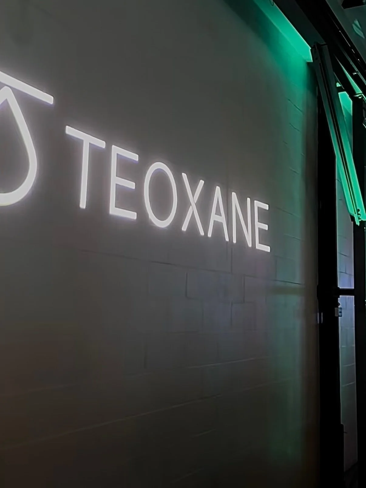 I had the pleasure of attending a Teoxane event in Melbourne for the launch of their new peptide neuromodulator. Such a valuable evening of education and a wonderful chance to connect with other health professionals in the aesthetics field. Thank you