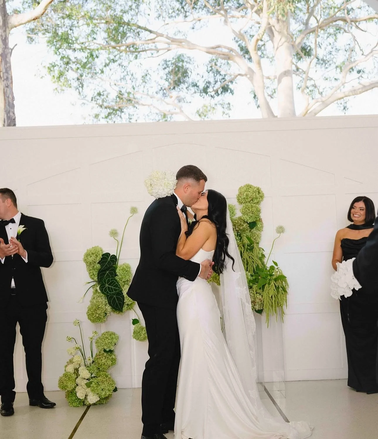 ELLA &amp; BRENTON | THE CEREMONY

OTD Coordination | @catevictoriaevents 
Venue | @greystoneestate_huntervalley 
Photographer | @pleinairstudyo 
Florist | @theabstractflorist 
Celebrant | @standbyjaime 
Videographer | @hitched.with.jerry 
Content Cr