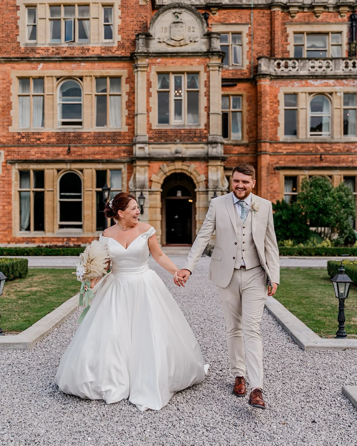 Reliving this unforgettable wedding at Rossington Hall 🤍

#Rossingtonhall #yorkshirewedding  #yorkshireweddingphotographer  #Doncasterwedding #Doncasterweddingphotographer #Weddingphotography #UKWeddingPhotographer #Rossingtonhallwedding #WeddingIns